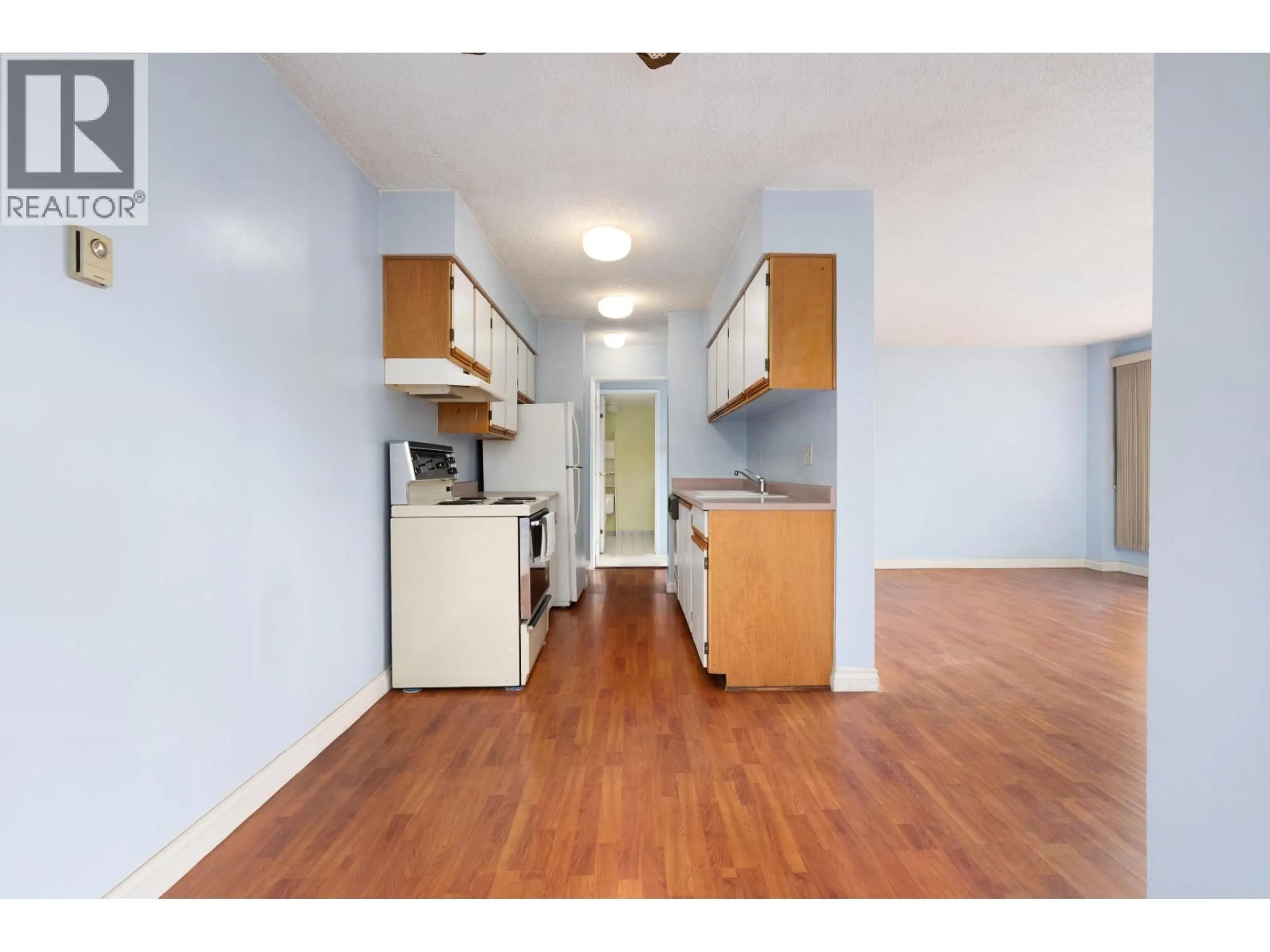 Standard kitchen, wood/laminate floor for 702 - 1026 QUEENS AVENUE, New Westminster British Columbia V3M6B2
