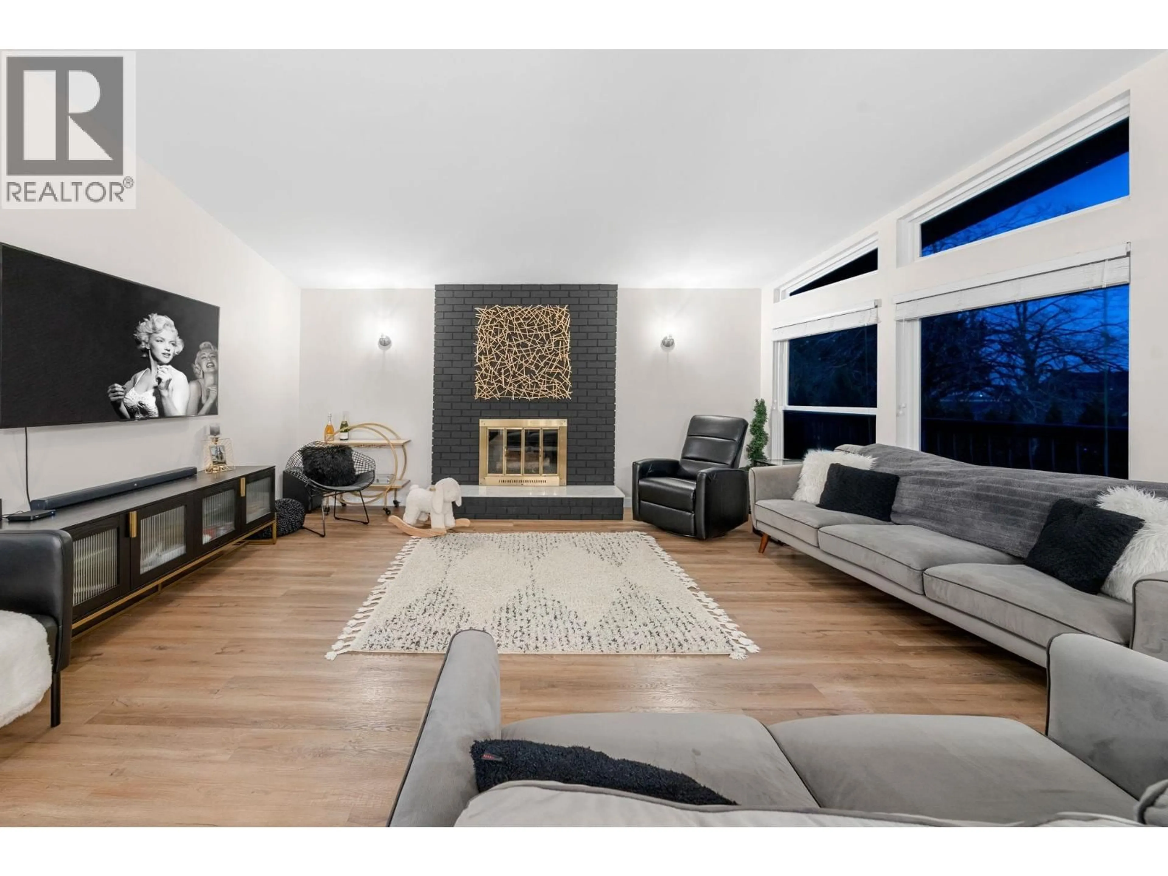 Living room with furniture, unknown for 2131 FRASERVIEW DRIVE, Vancouver British Columbia V5P2N2