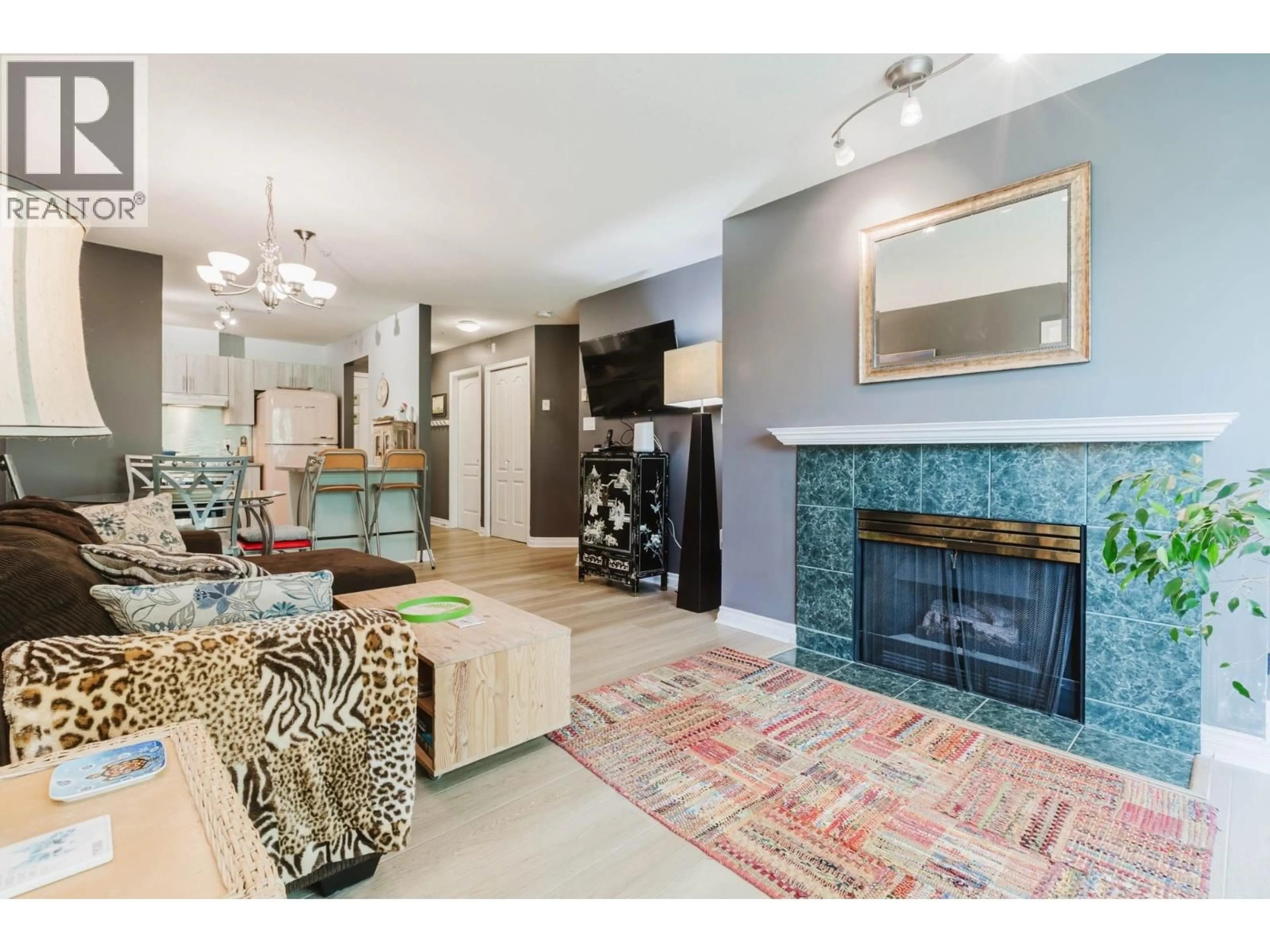 Living room with furniture, unknown for 315 - 2551 PARKVIEW LANE, Port Coquitlam British Columbia V3C6J8