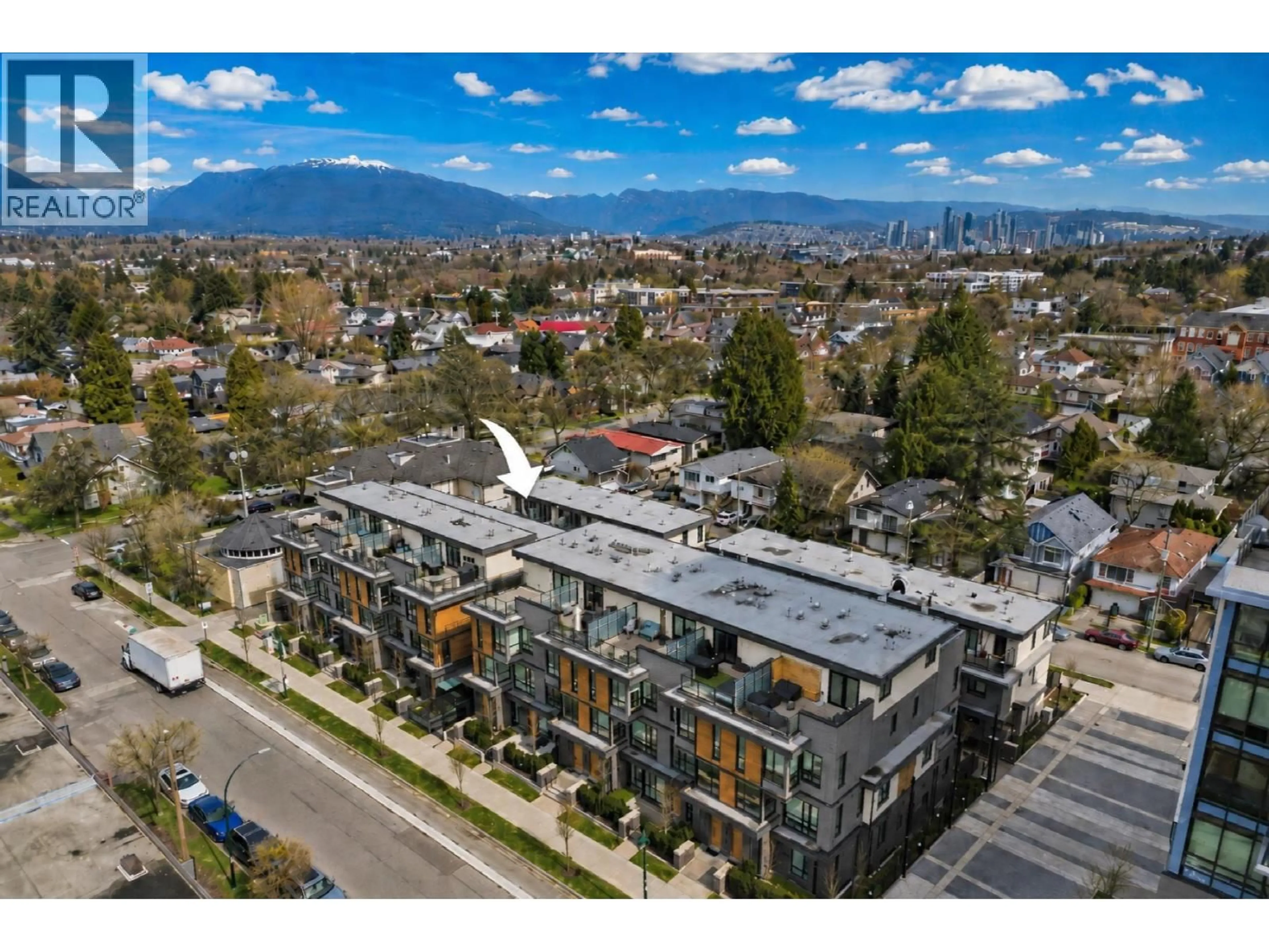 A pic from outside/outdoor area/front of a property/back of a property/a pic from drone, mountain view for 3930 DUMFRIES STREET, Vancouver British Columbia V5N0J1
