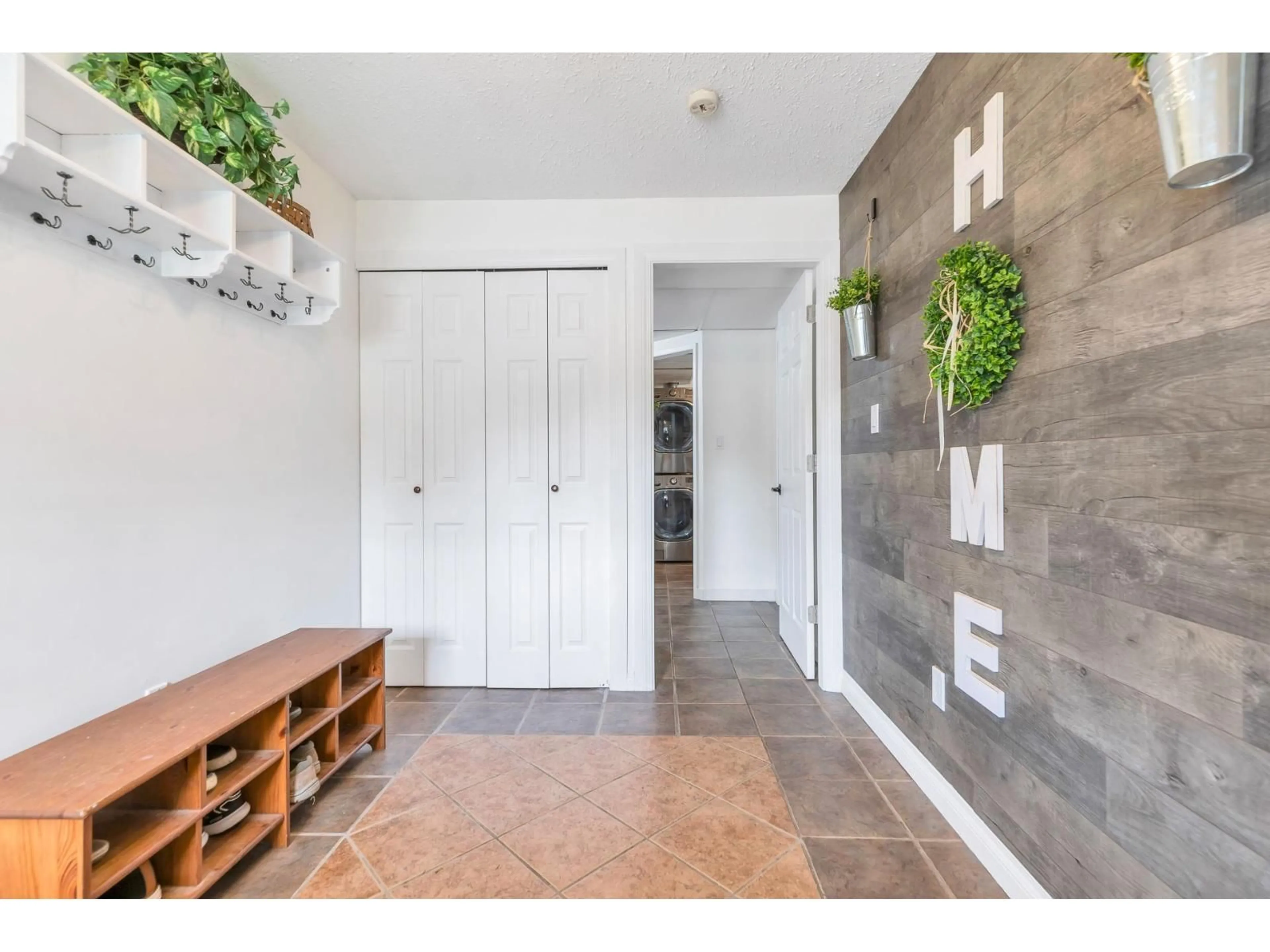 Indoor entryway for 9247 214 STREET, Langley British Columbia V1M1P4