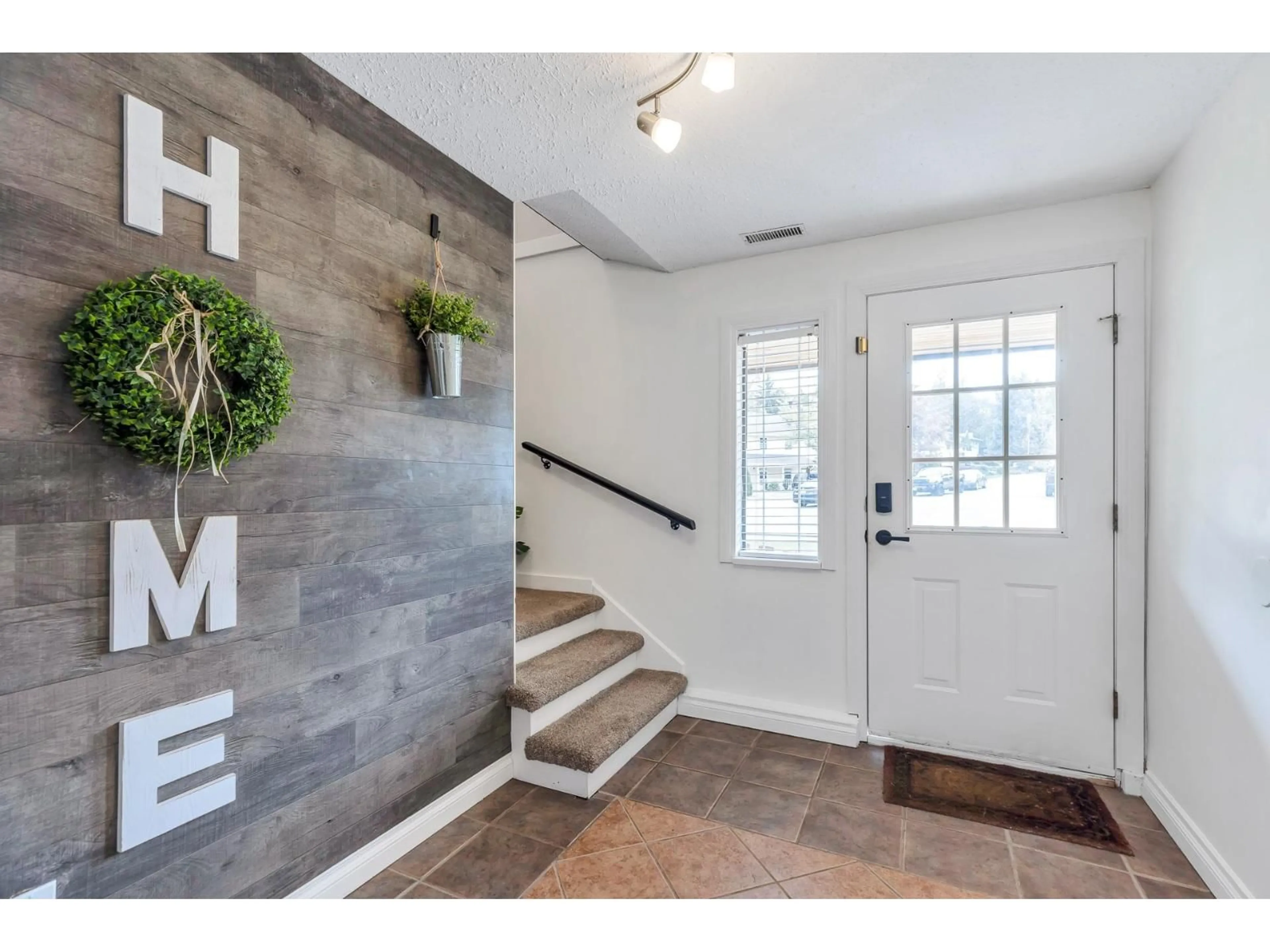 Indoor entryway for 9247 214 STREET, Langley British Columbia V1M1P4