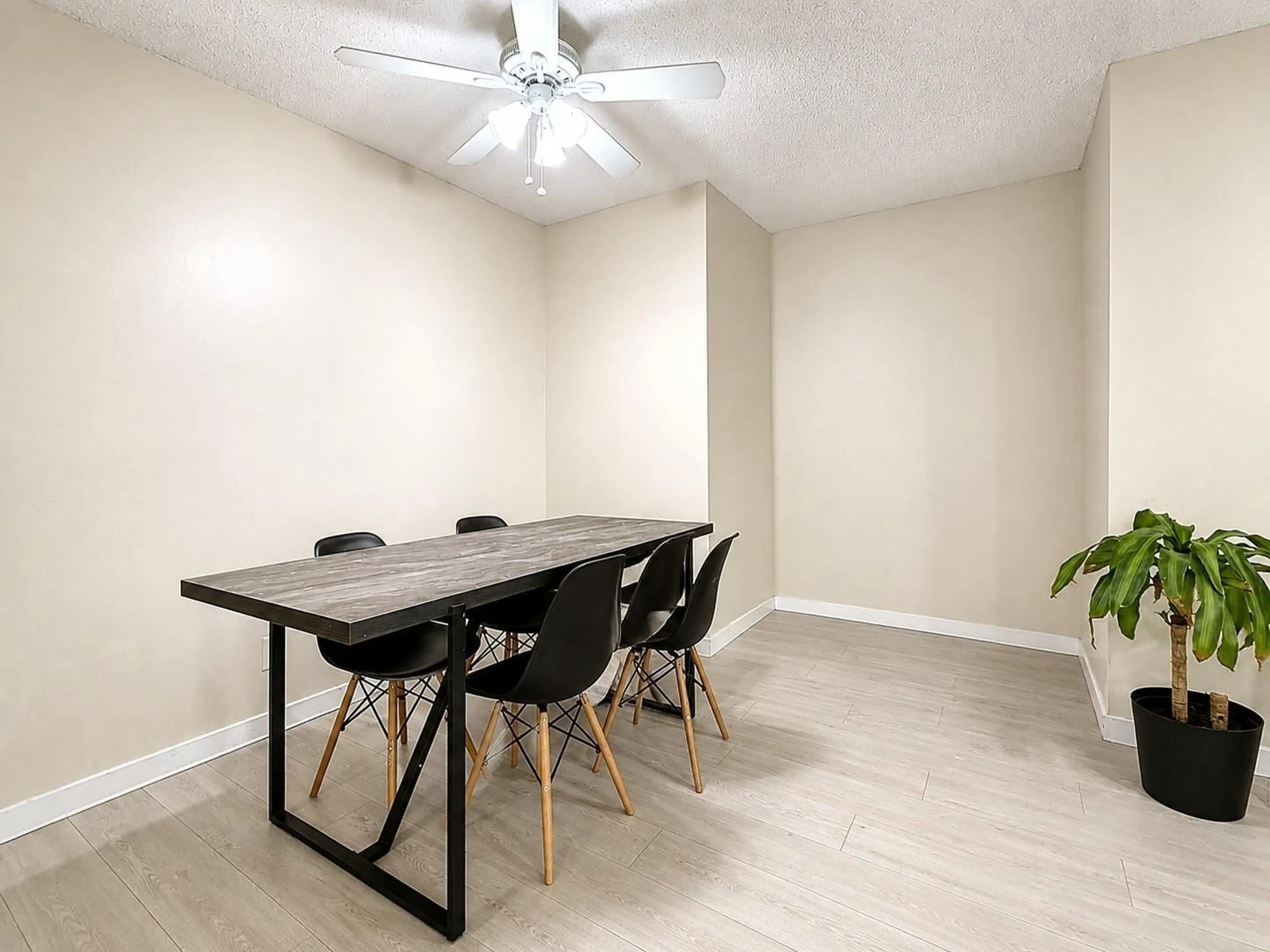 A pic of a room for 306 - 10560 154 STREET, Surrey British Columbia V3R8A3