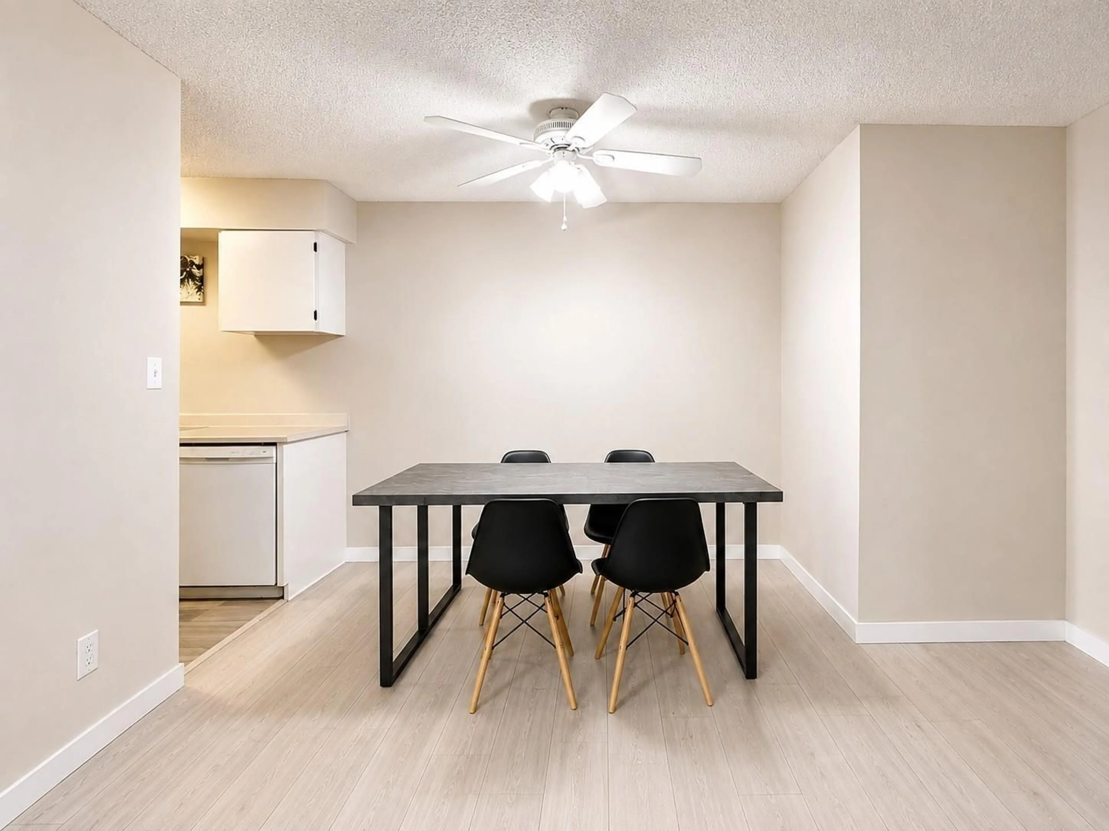 A pic of a room for 306 - 10560 154 STREET, Surrey British Columbia V3R8A3