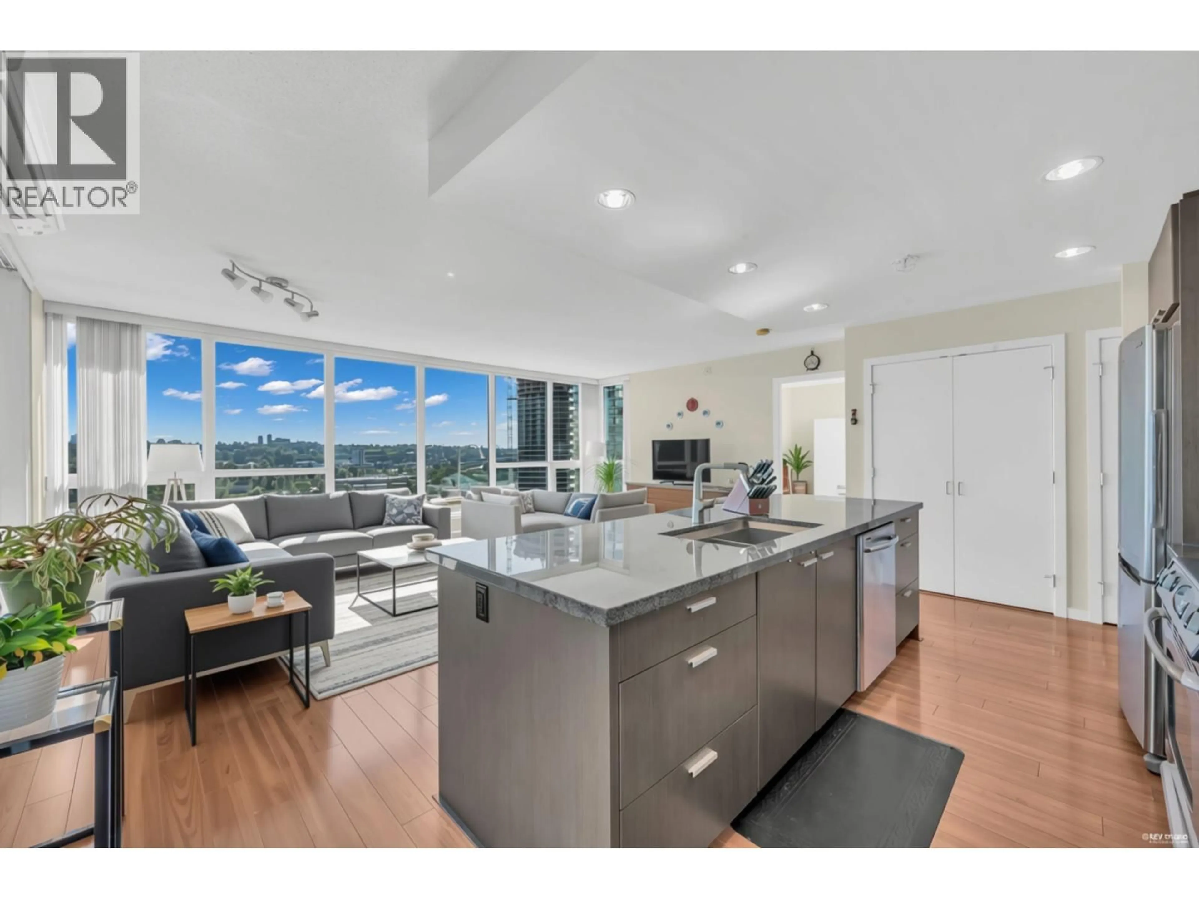 Open concept kitchen, unknown for 1503 - 2200 DOUGLAS ROAD, Burnaby British Columbia V5C0G8