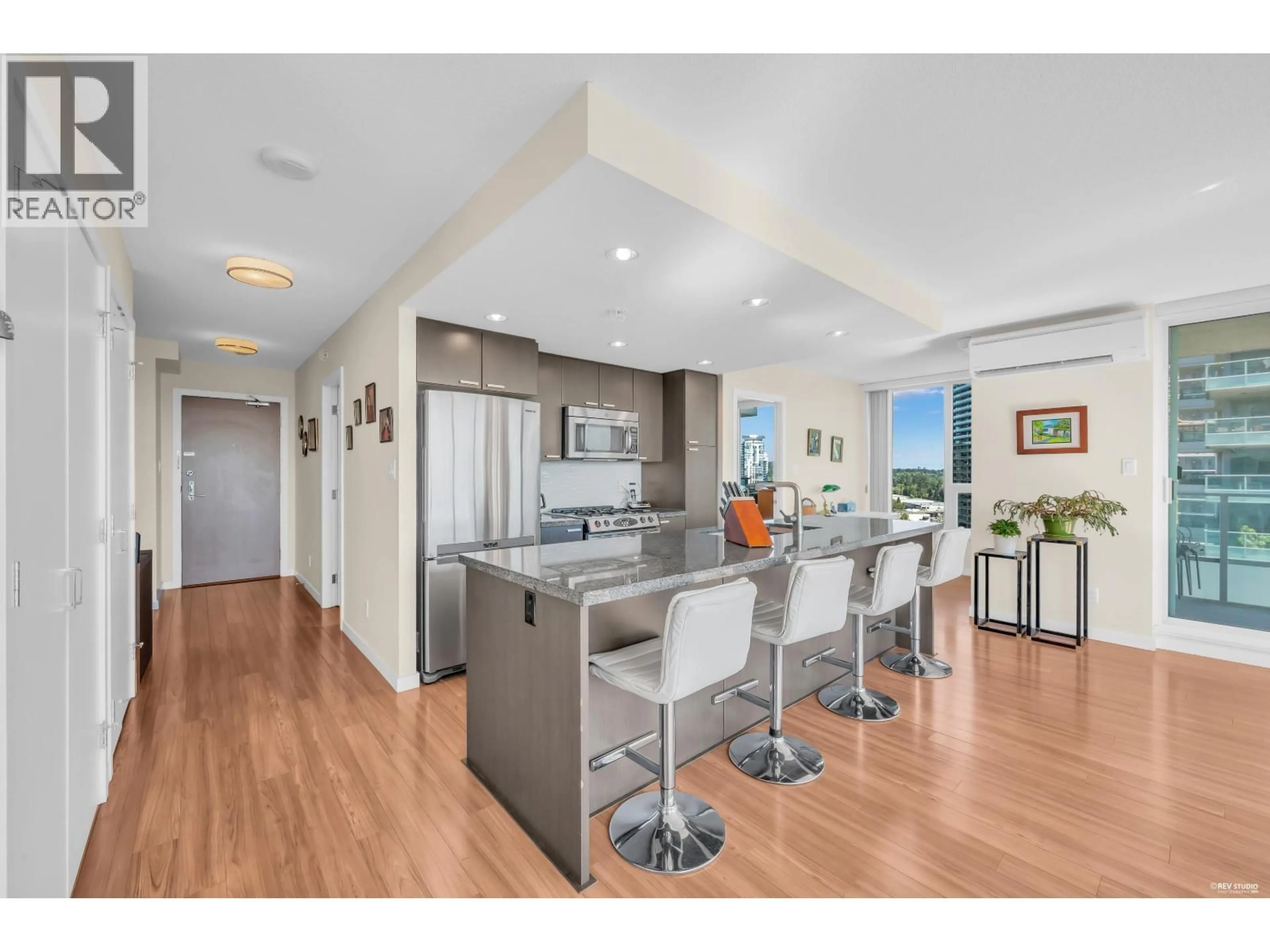 Open concept kitchen, unknown for 1503 - 2200 DOUGLAS ROAD, Burnaby British Columbia V5C0G8