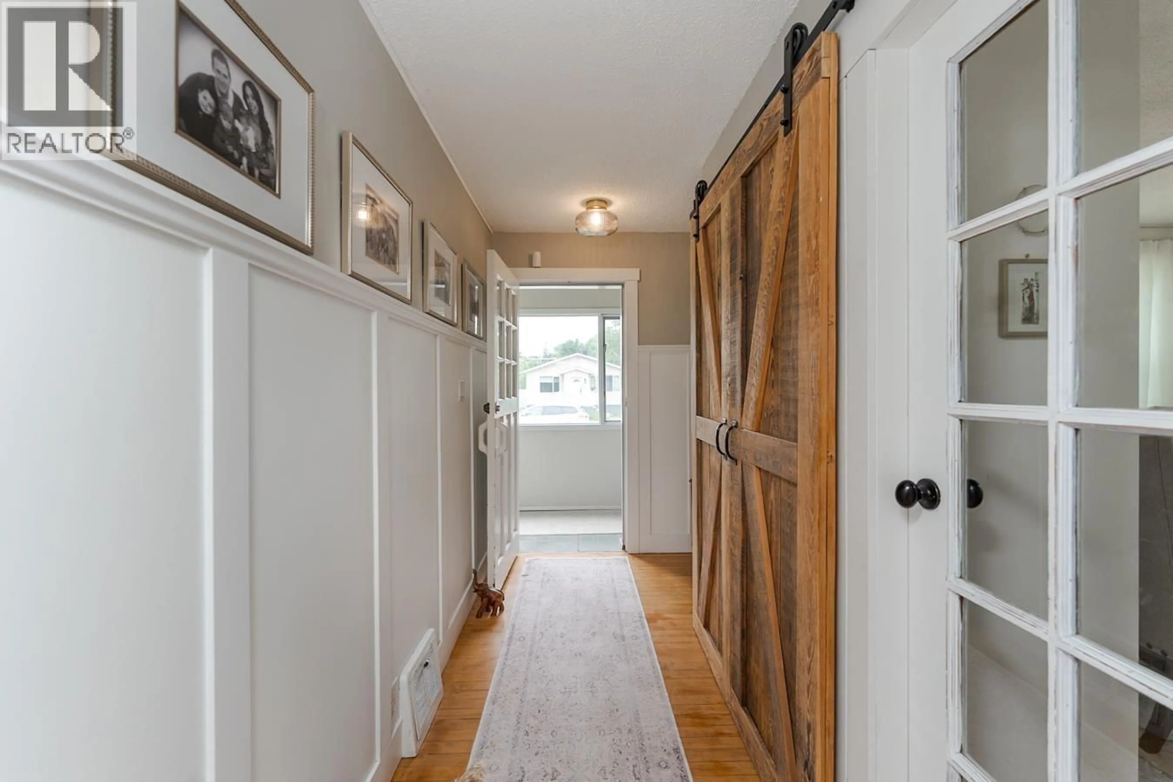 Indoor entryway for 1576 HEMLOCK STREET, Prince George British Columbia V2L1H9