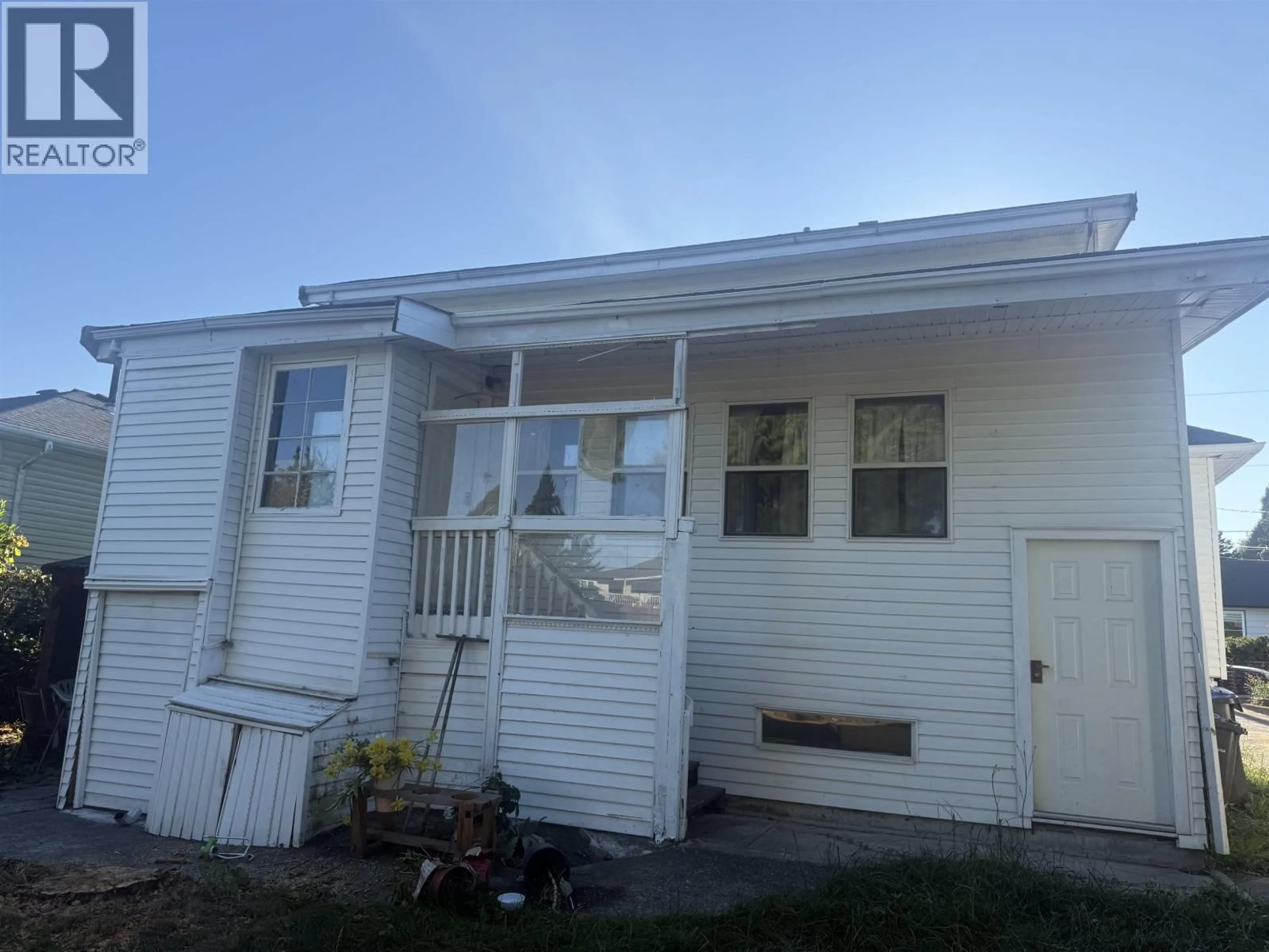 Home with vinyl exterior material, building for 220 DEVOY STREET, New Westminster British Columbia V3L4E7