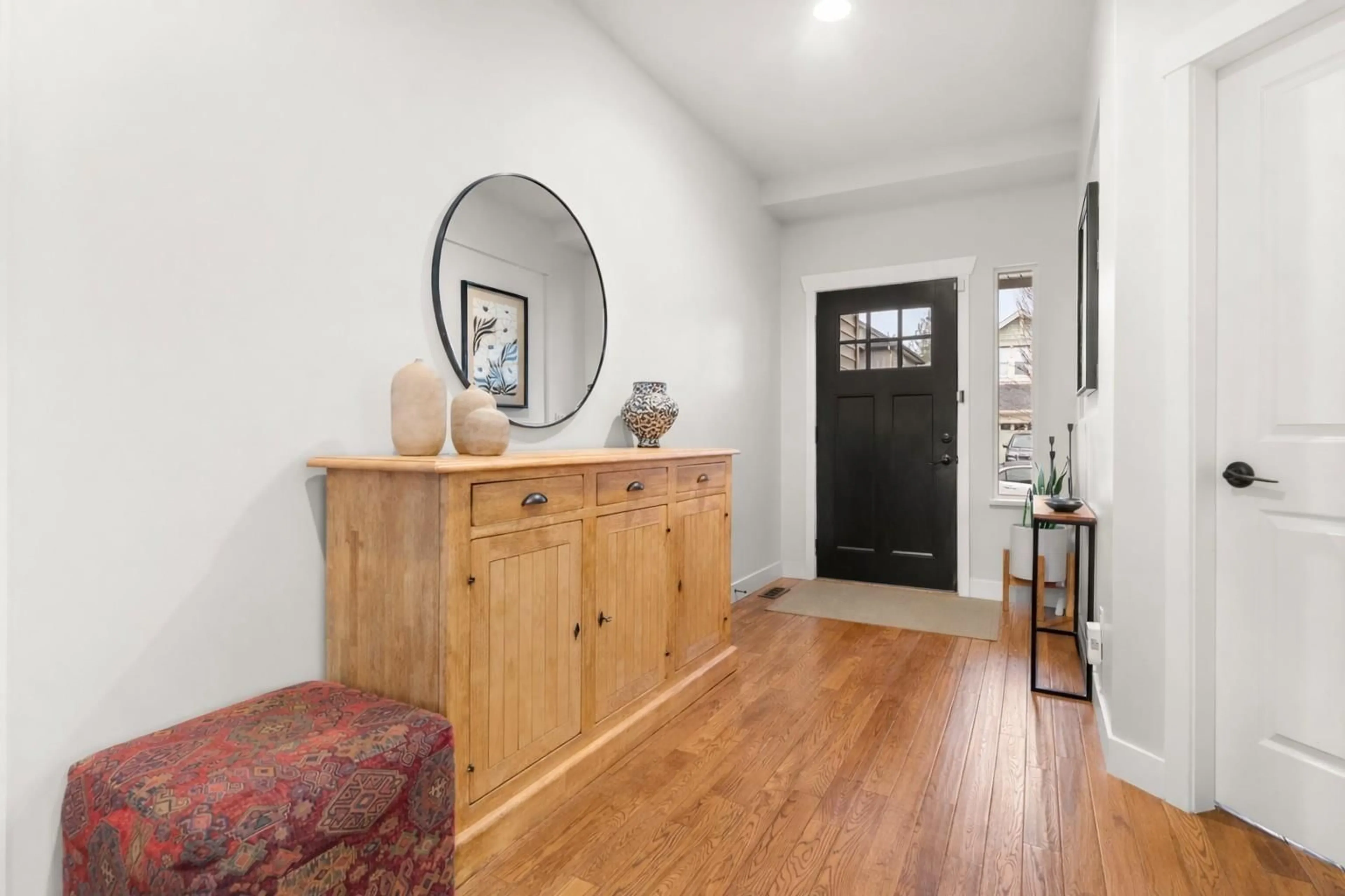 Indoor entryway for 14918 59 AVENUE, Surrey British Columbia V3S3W8