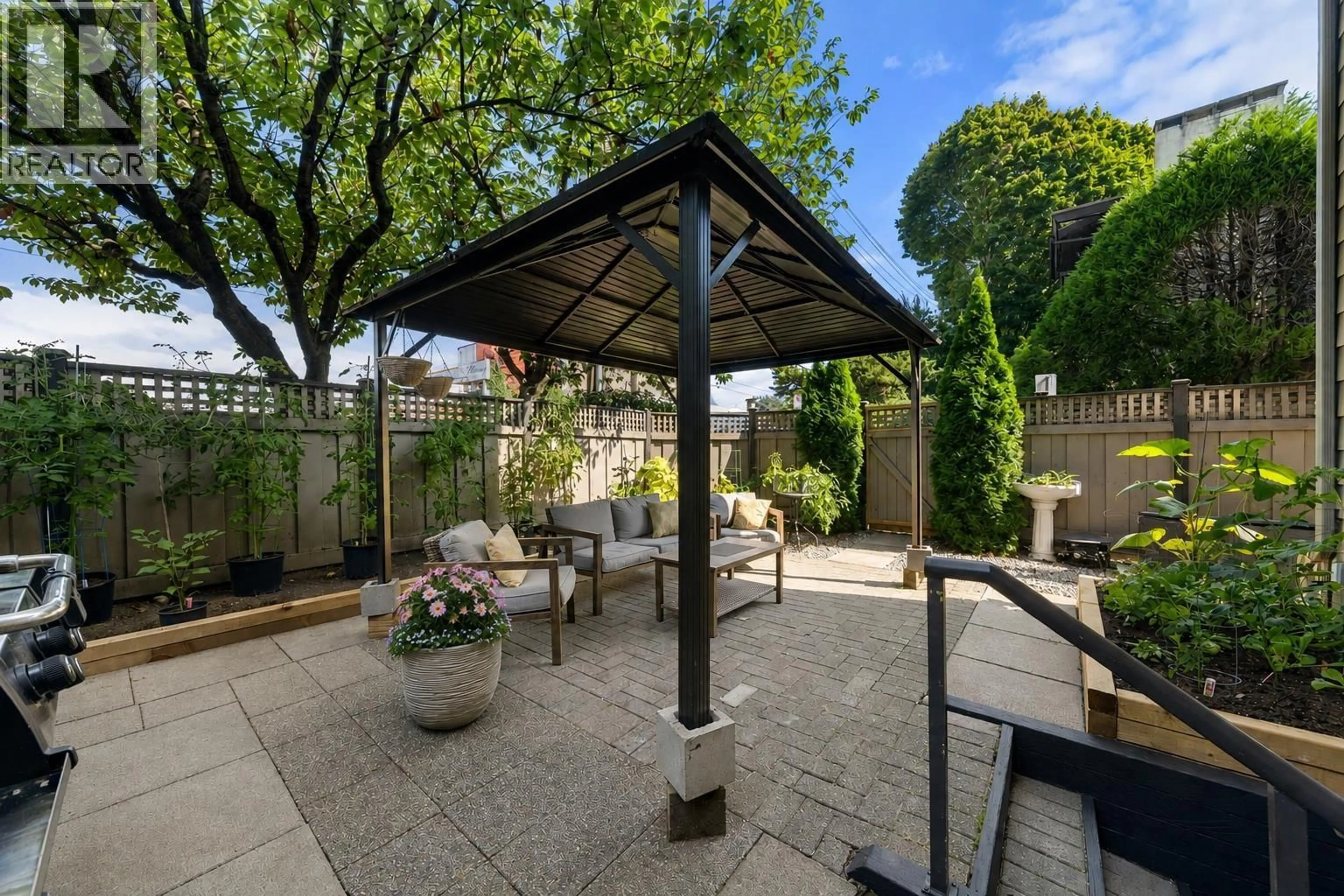 Patio, street for 112 - 777 EIGHTH STREET, New Westminster British Columbia V3M3S7