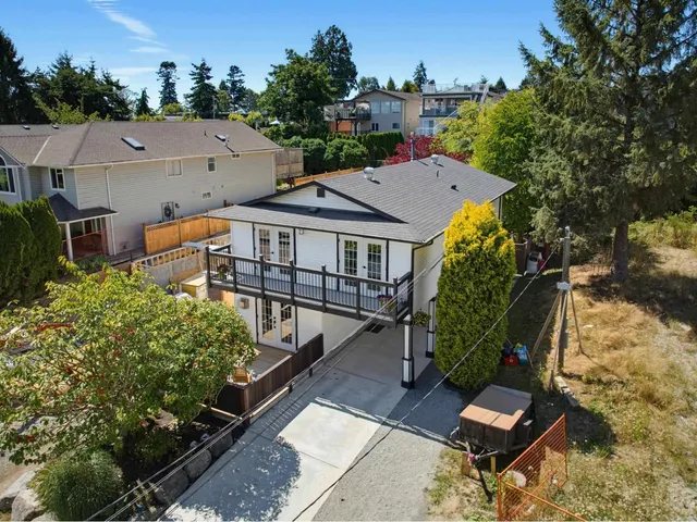 871 KENT STREET, White Rock 3