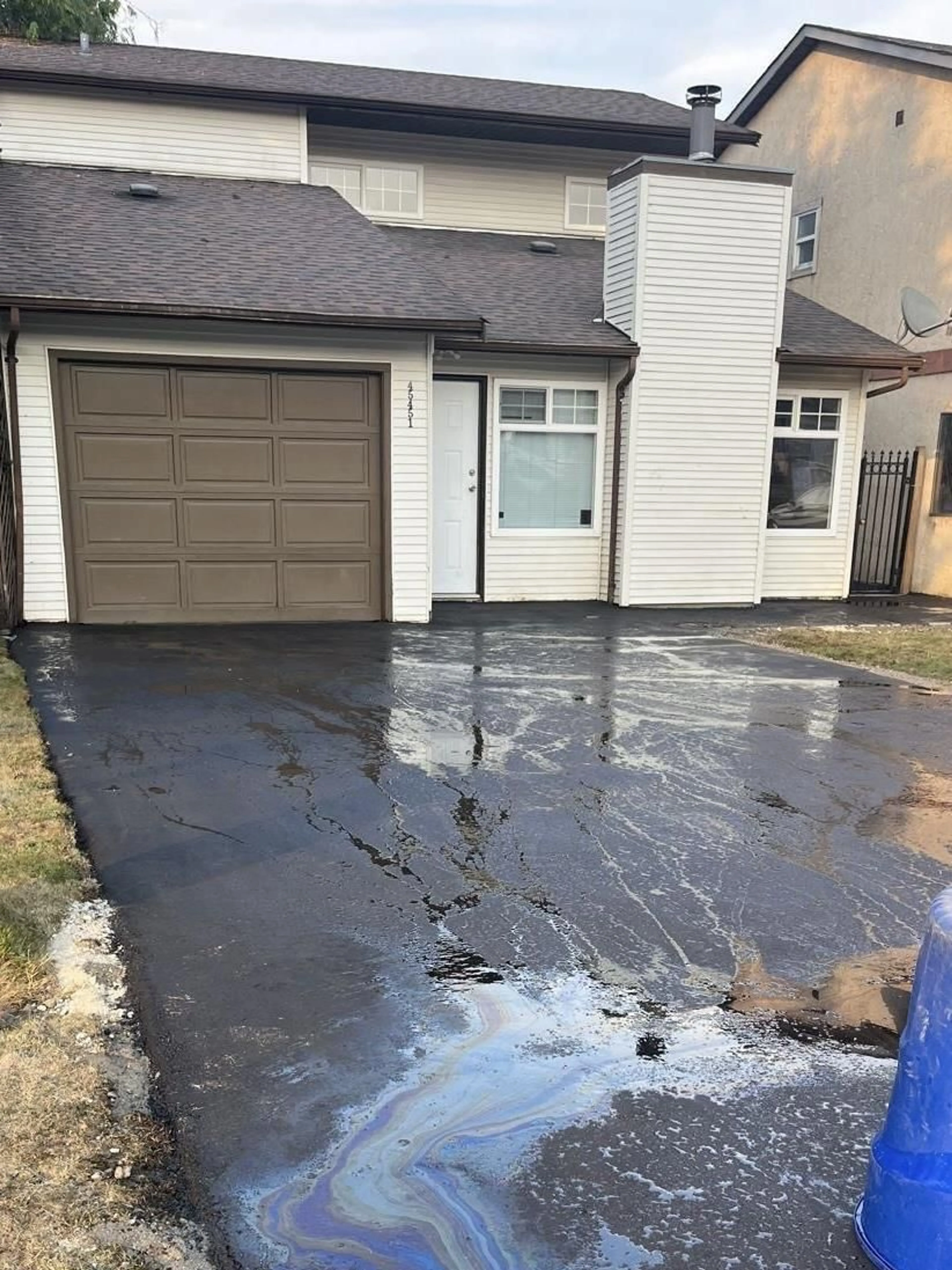 Home with vinyl exterior material, street for 45451 MEADOWBROOK DRIVE, Chilliwack British Columbia V2P7K3