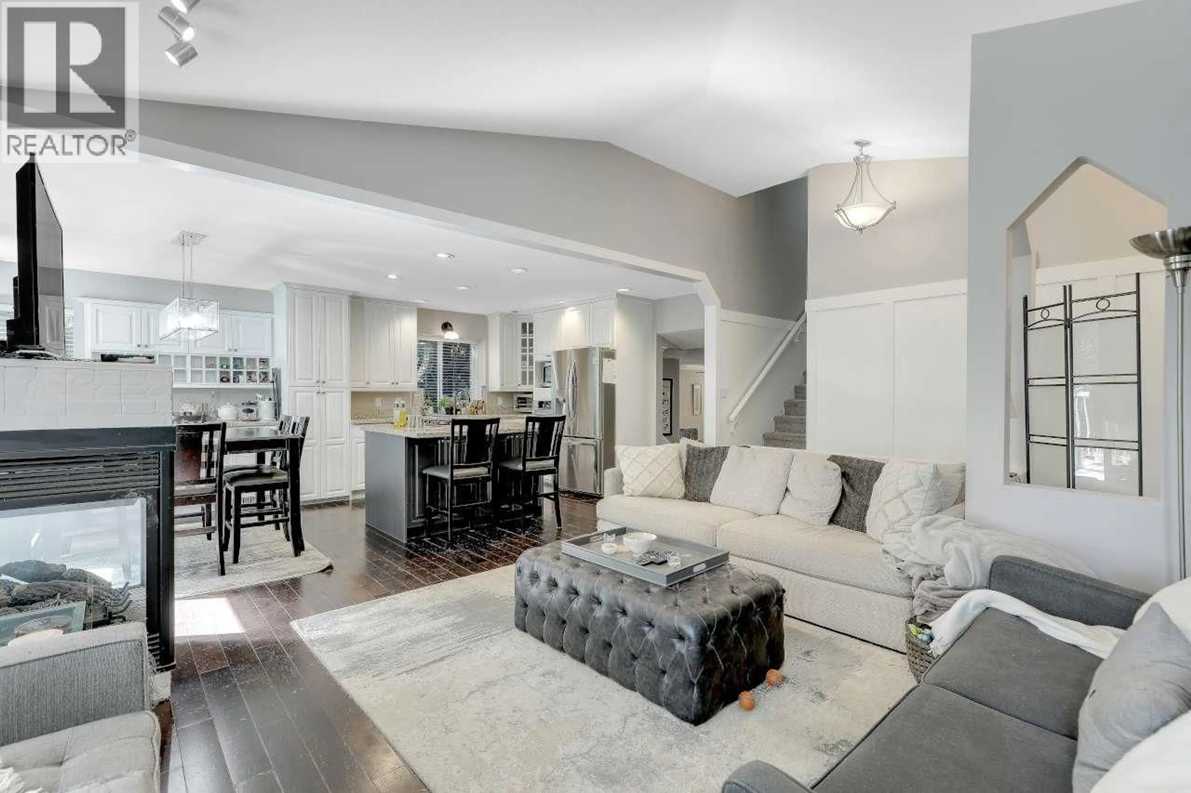 Living room with furniture, unknown for 2028 SASKATCHEWAN AVENUE, Port Coquitlam British Columbia V3C5H6
