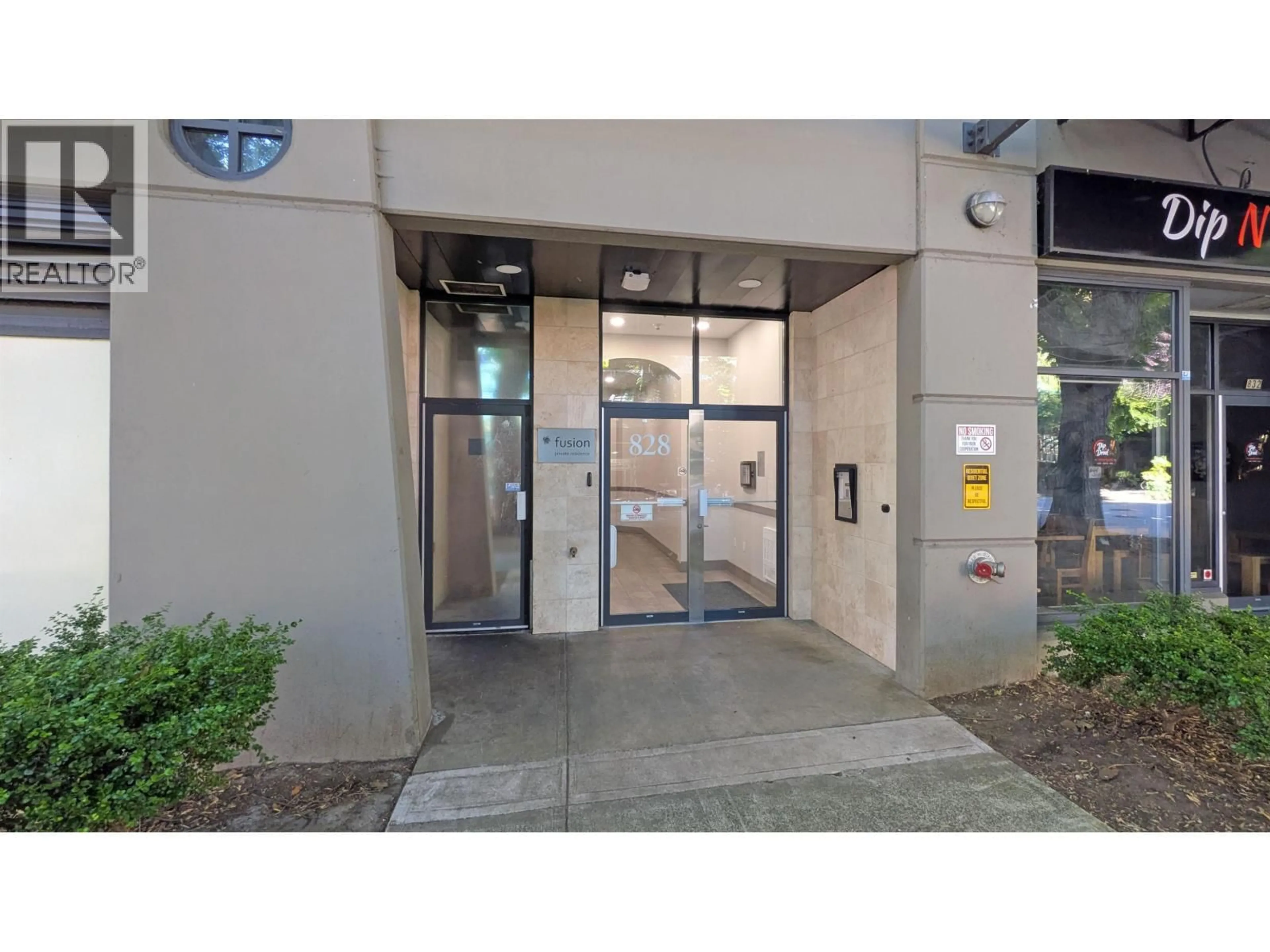 Indoor foyer for 505 - 828 CARDERO STREET, Vancouver British Columbia V6G2G5