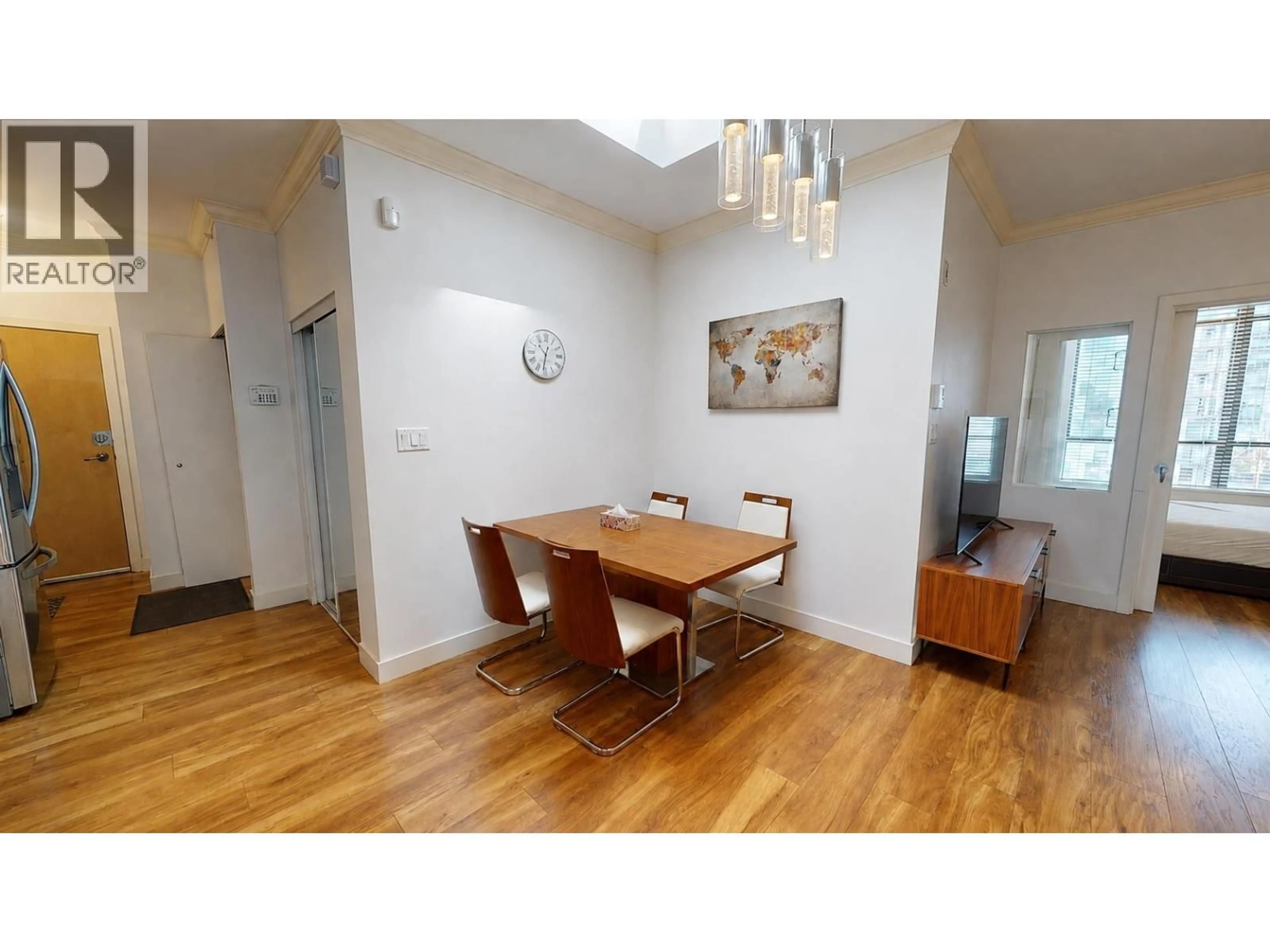 Dining room, wood/laminate floor for 505 - 828 CARDERO STREET, Vancouver British Columbia V6G2G5