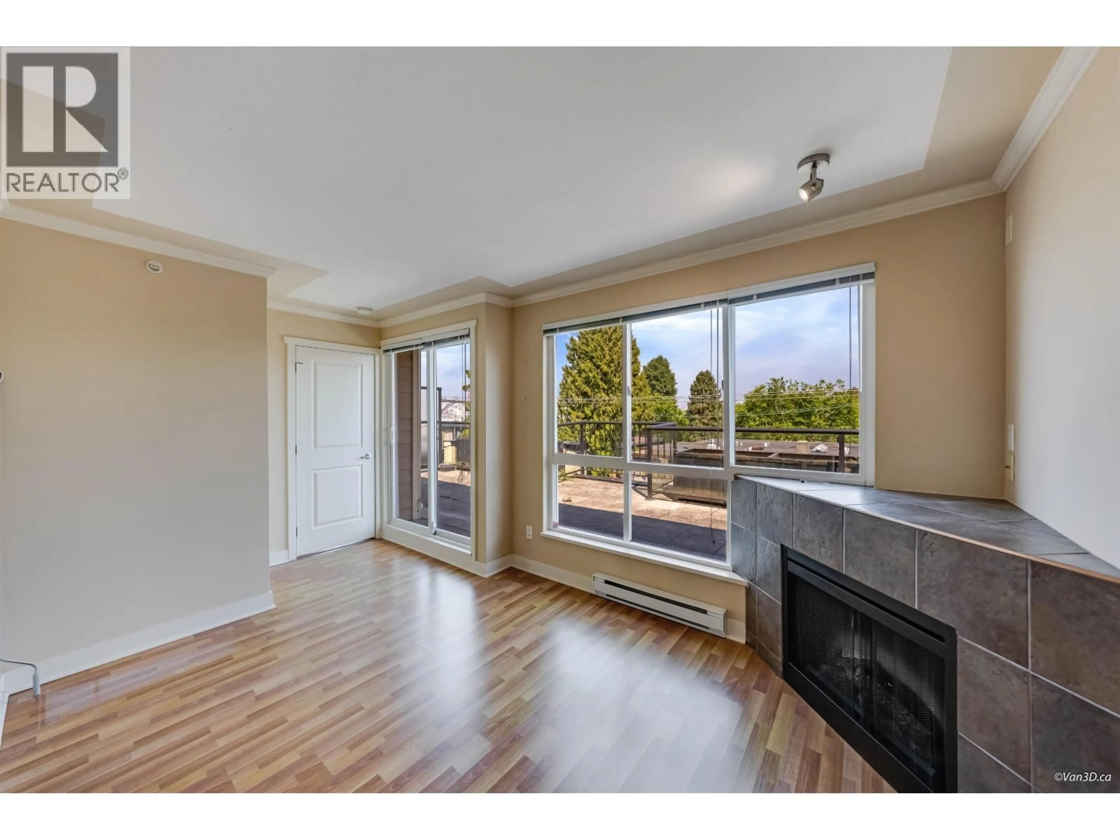A pic of a room for PH1 - 2265 HASTINGS STREET, Vancouver British Columbia V5L1V3