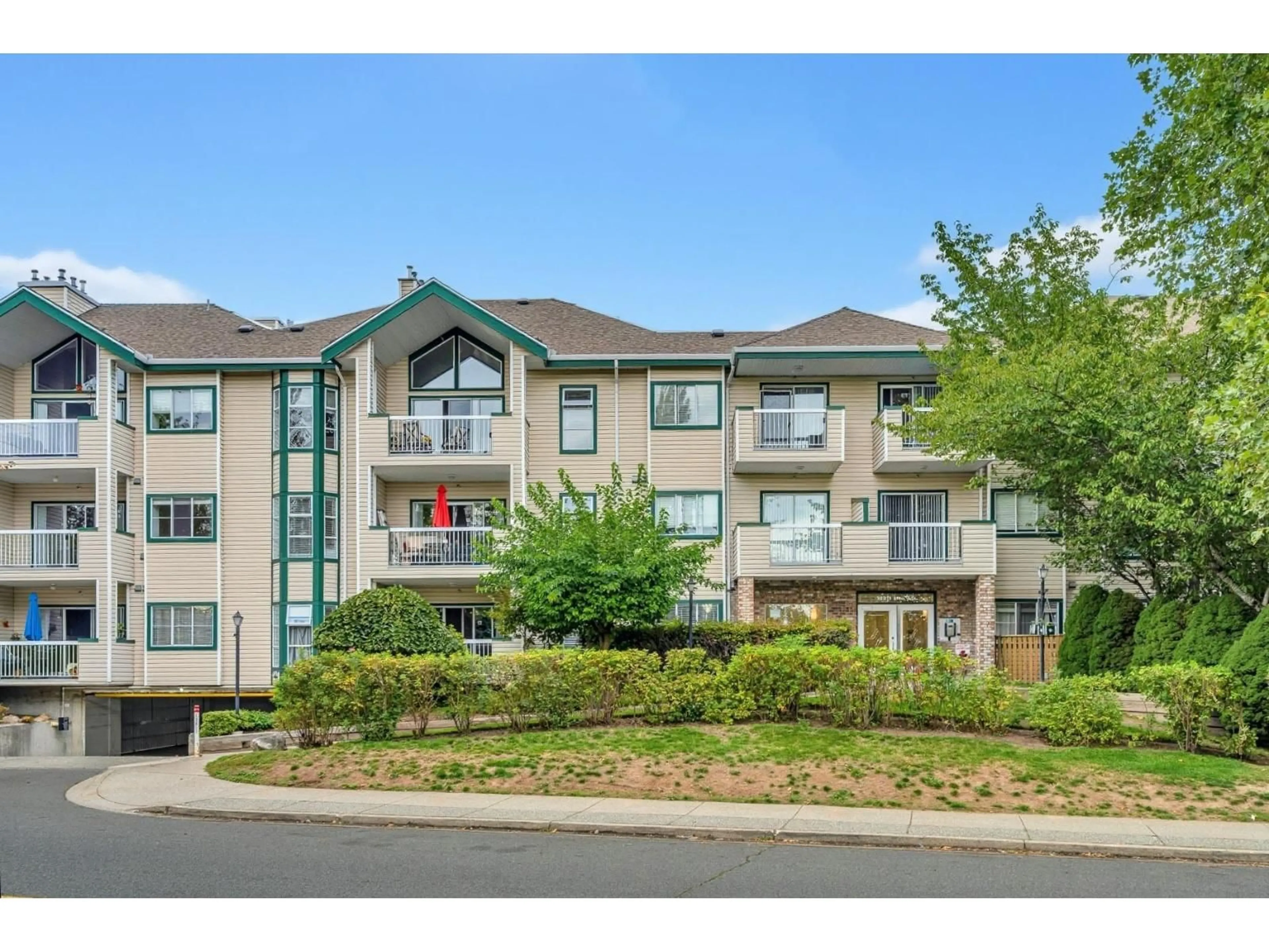 A pic from outside/outdoor area/front of a property/back of a property/a pic from drone, mountain view for 219 - 13911 70 AVENUE, Surrey British Columbia V3W6B4