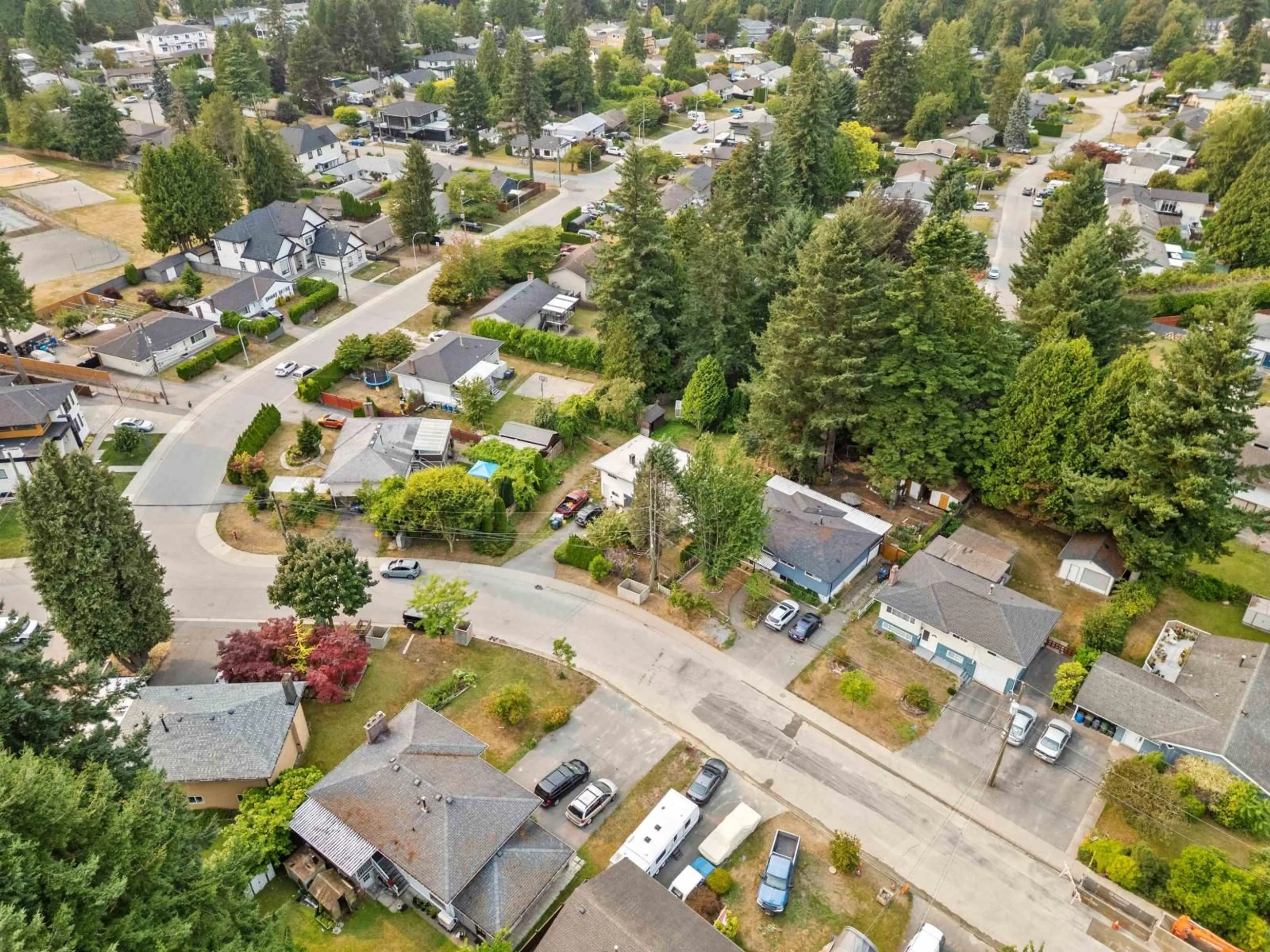 A pic from outside/outdoor area/front of a property/back of a property/a pic from drone, street for 14935 CANARY DRIVE, Surrey British Columbia V3R4V2