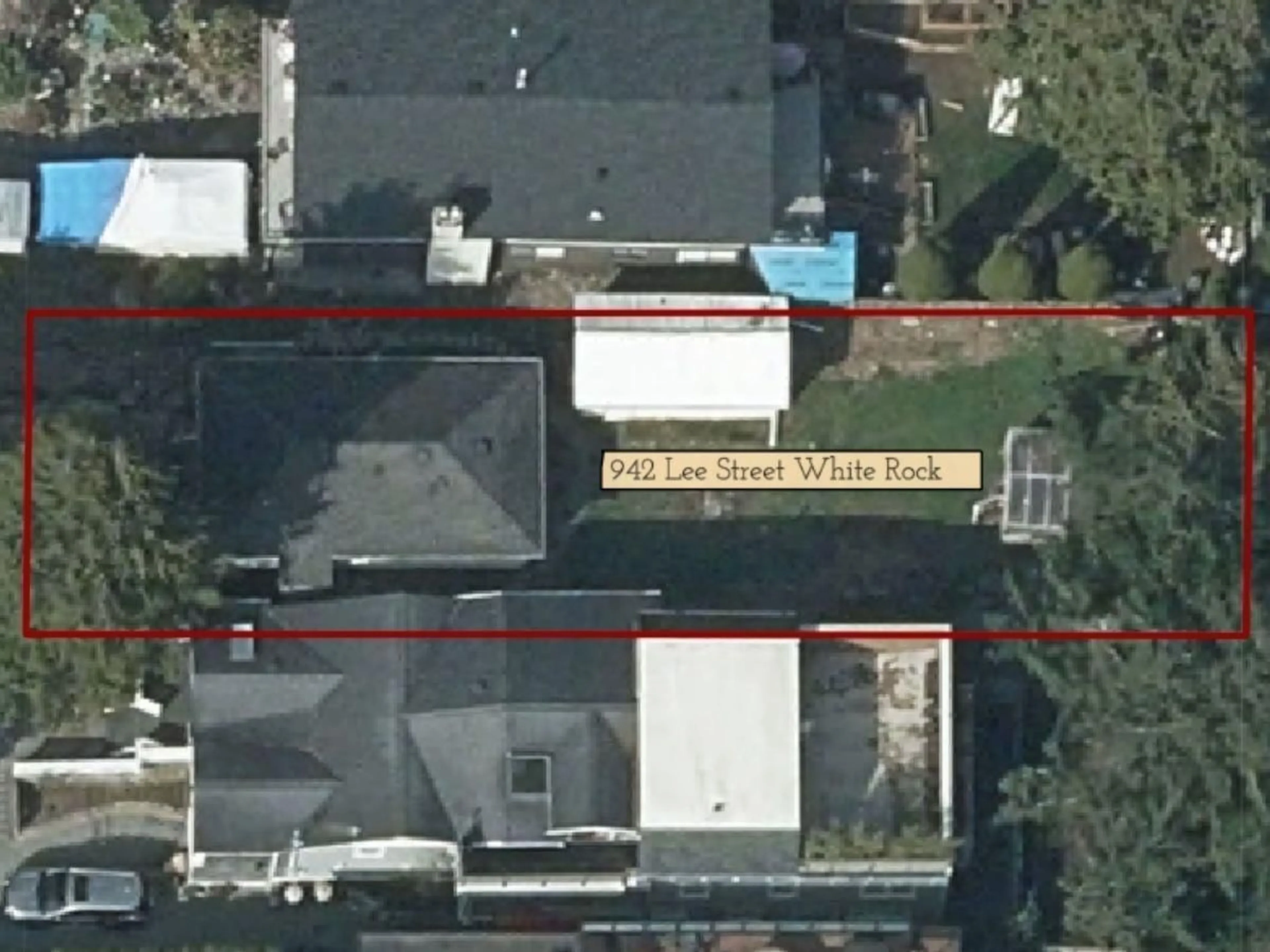 A pic from outside/outdoor area/front of a property/back of a property/a pic from drone, street for 942 LEE STREET, White Rock British Columbia V4B4N8