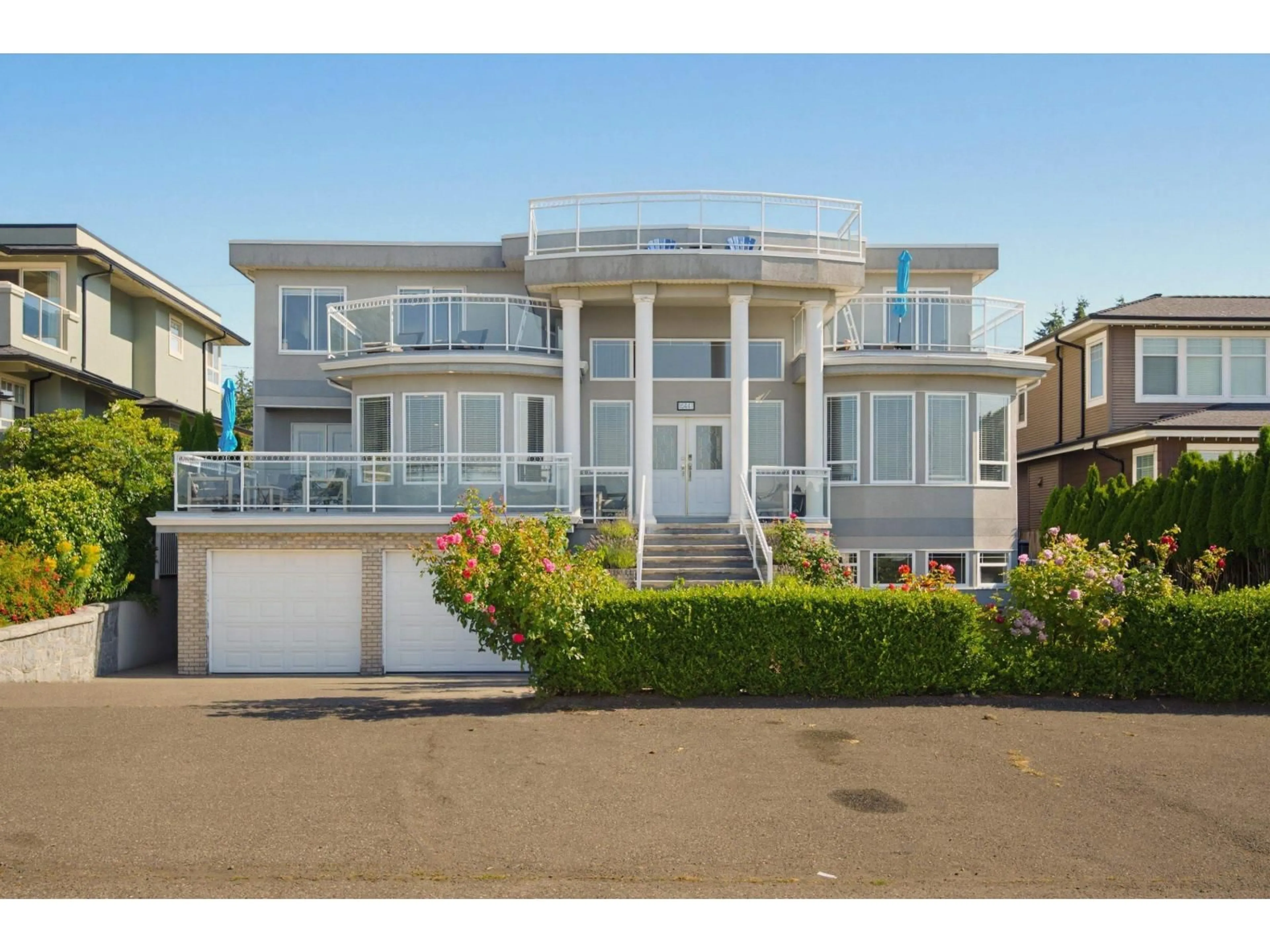 Home with vinyl exterior material, street for 15441 ROYAL AVENUE, White Rock British Columbia V4B1N2