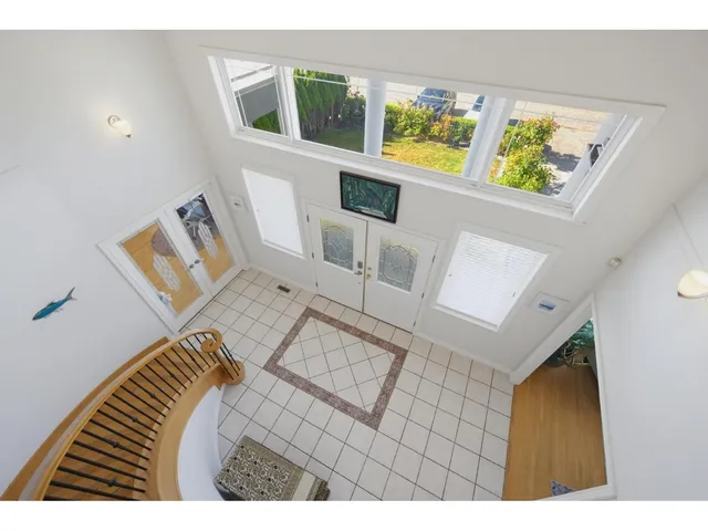 15441 ROYAL AVENUE, White Rock 5