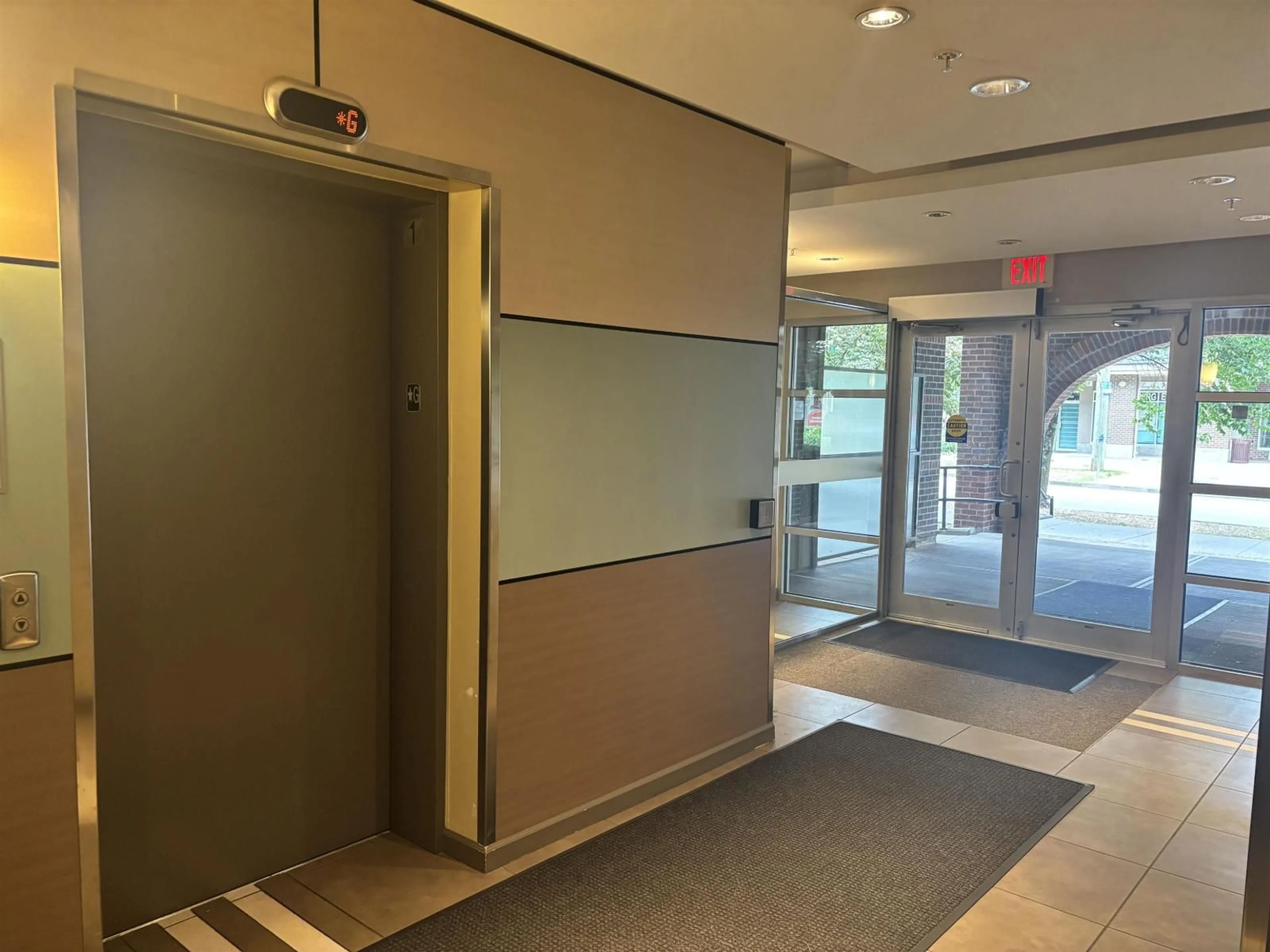 Indoor foyer for 312 - 6815 188 STREET, Surrey British Columbia V4N0Z8