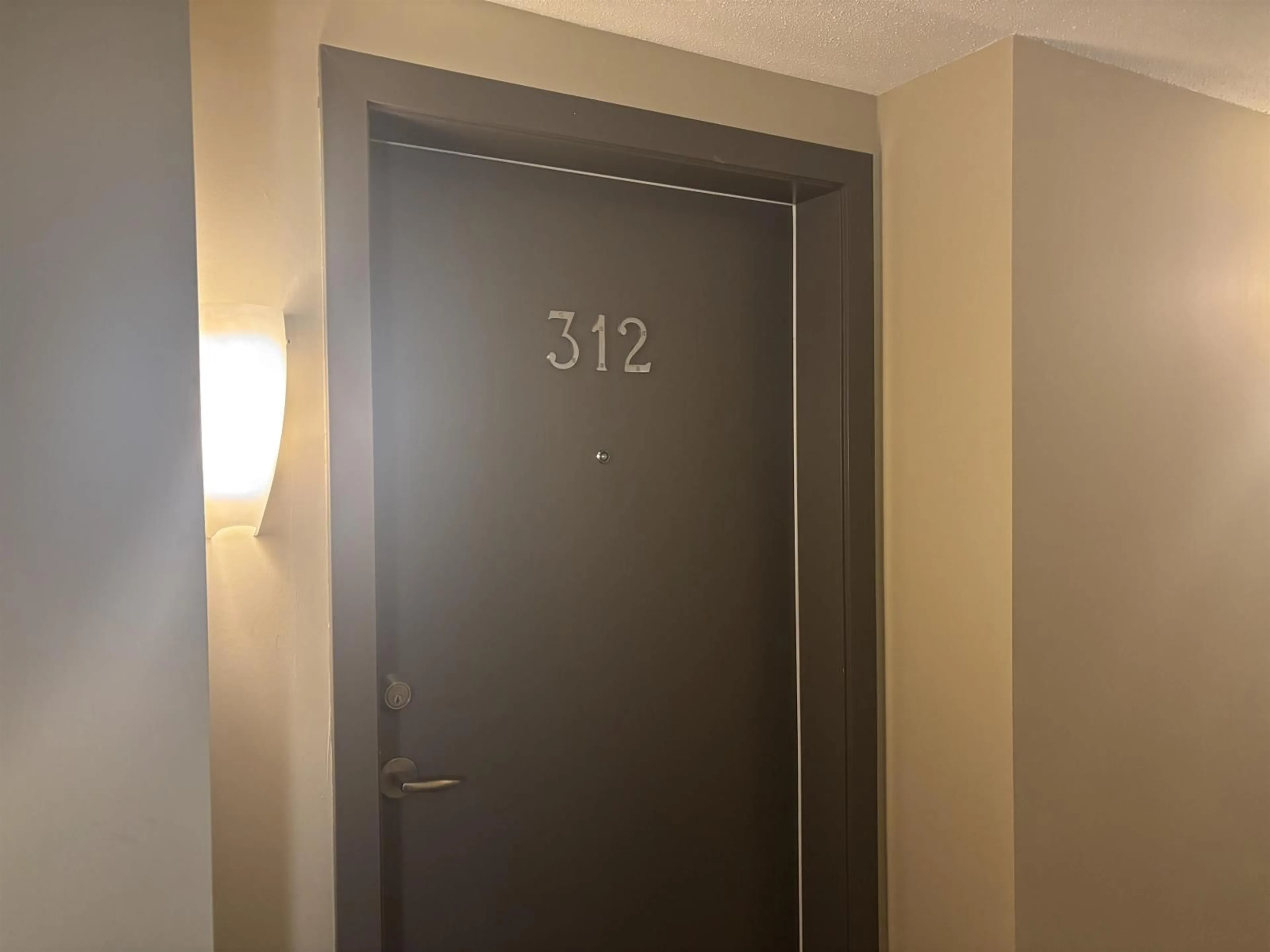 Indoor entryway for 312 - 6815 188 STREET, Surrey British Columbia V4N0Z8