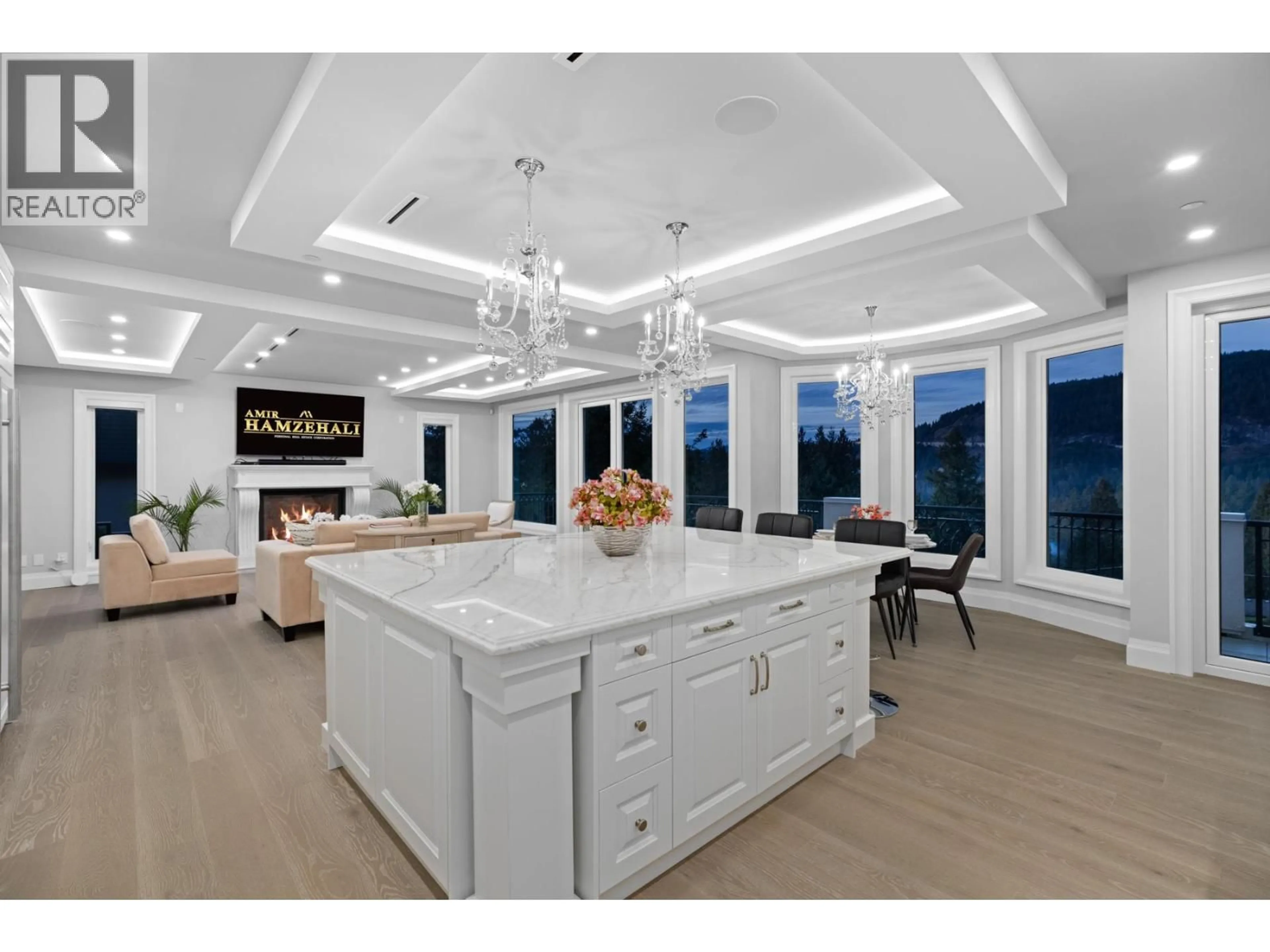 Open concept kitchen, ceramic/tile floor for 5417 GREENTREE ROAD, West Vancouver British Columbia V7W1N3