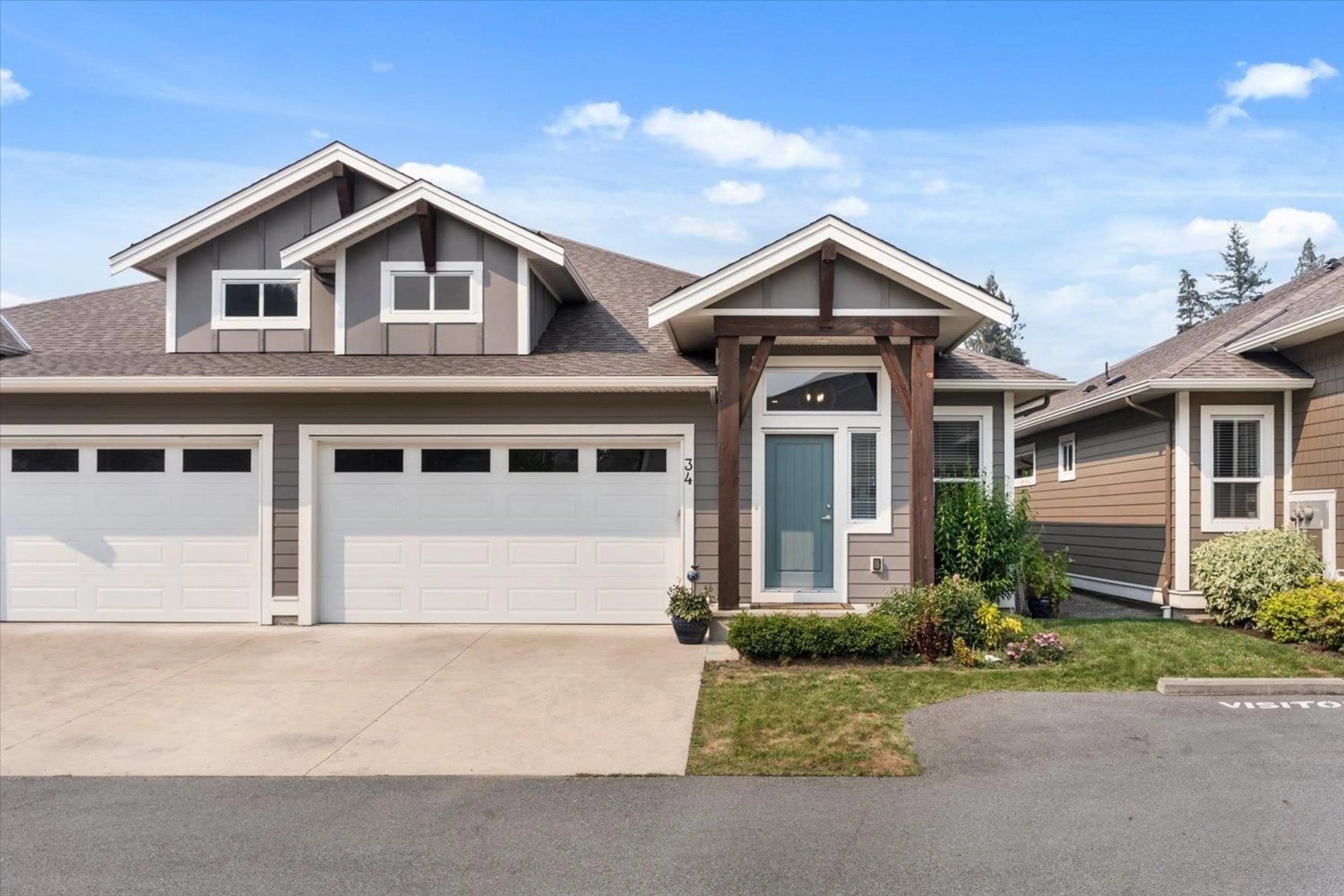 Home with vinyl exterior material, street for 34 - 628 MCCOMBS DRIVE, Harrison Hot Springs British Columbia V0M1K0