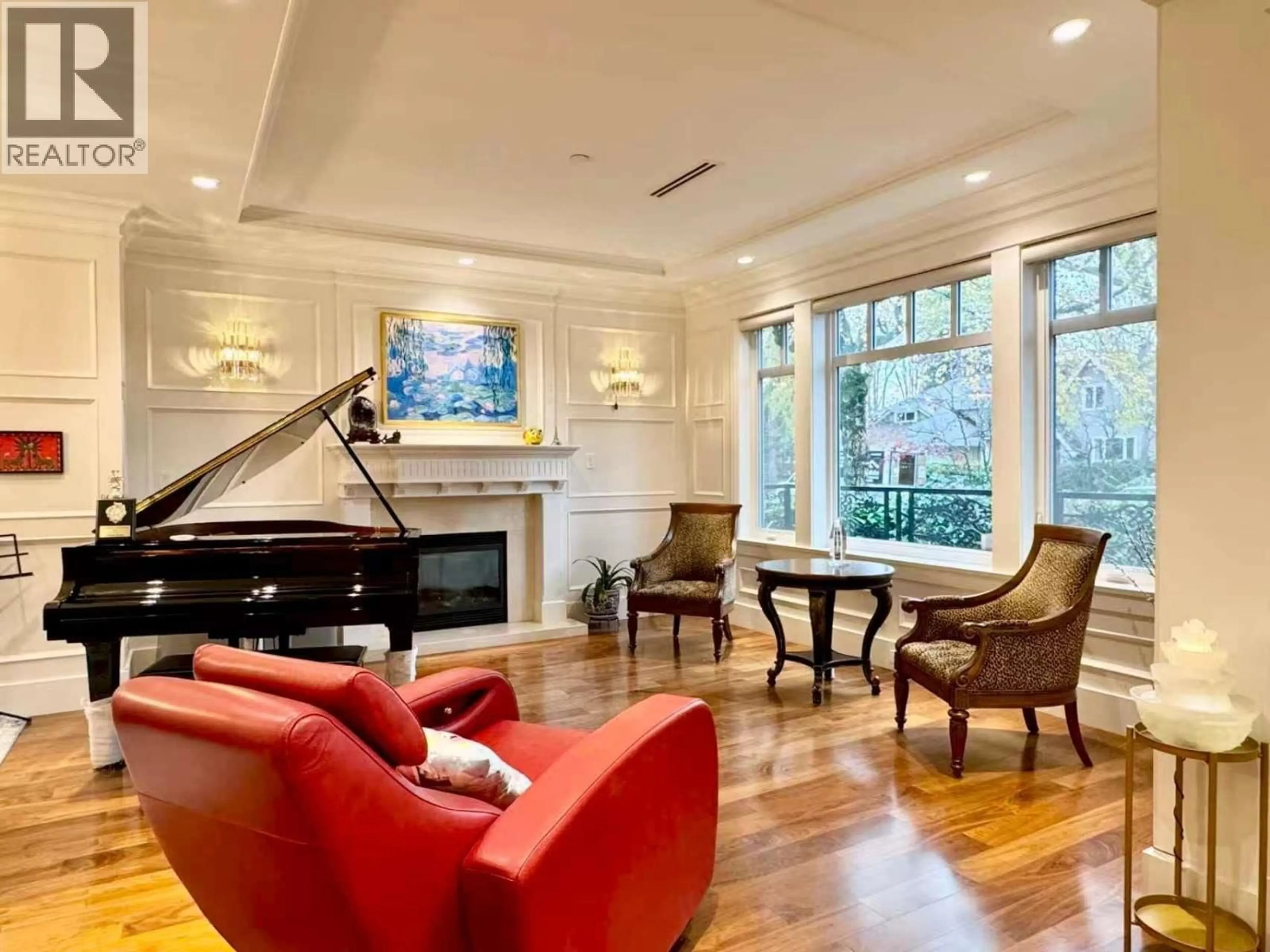 Living room with furniture, wood/laminate floor for 2979 31ST AVENUE, Vancouver British Columbia V6L2A5