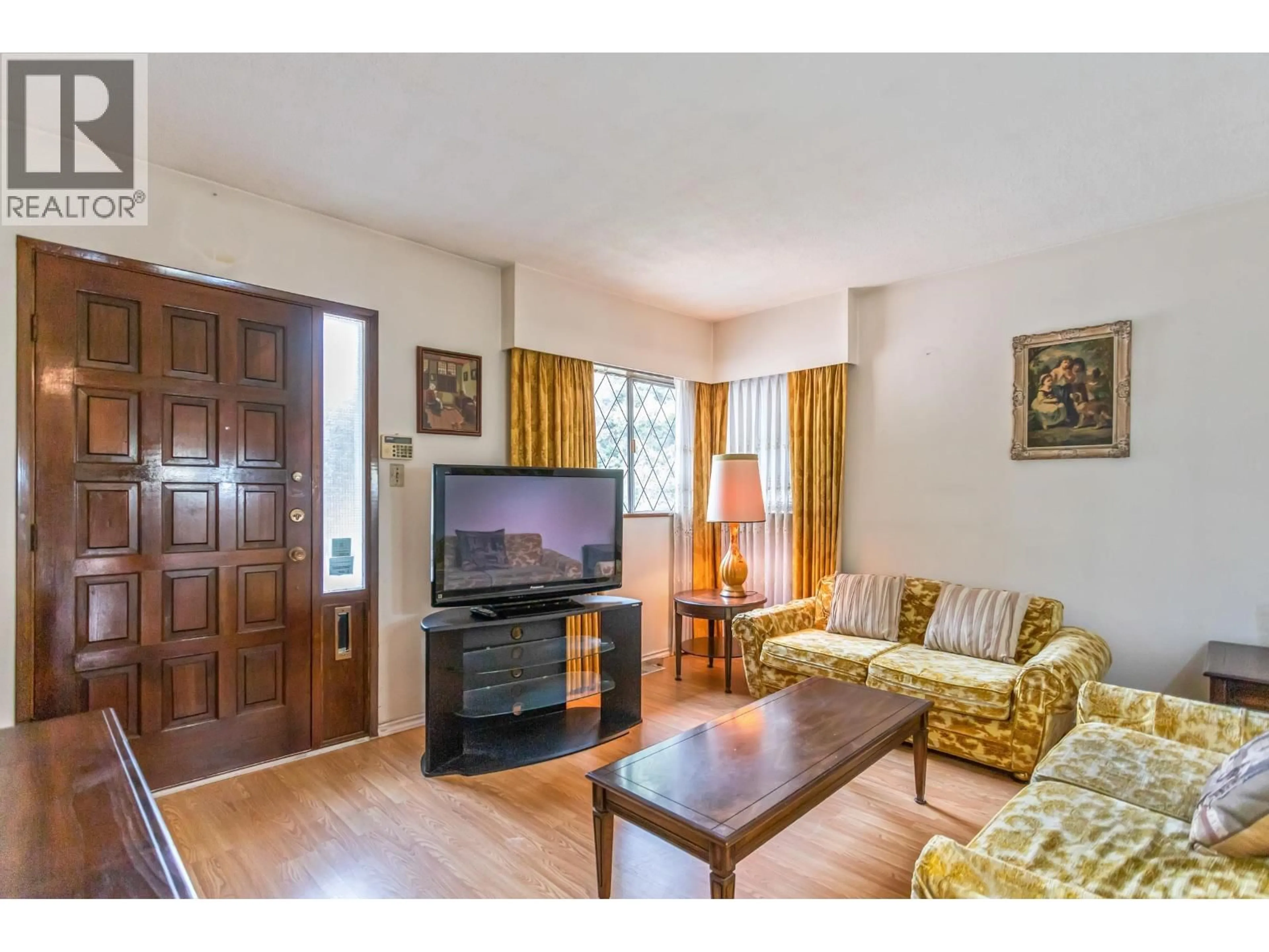 Living room with furniture, unknown for 3148 1ST AVENUE, Vancouver British Columbia V5M1B5