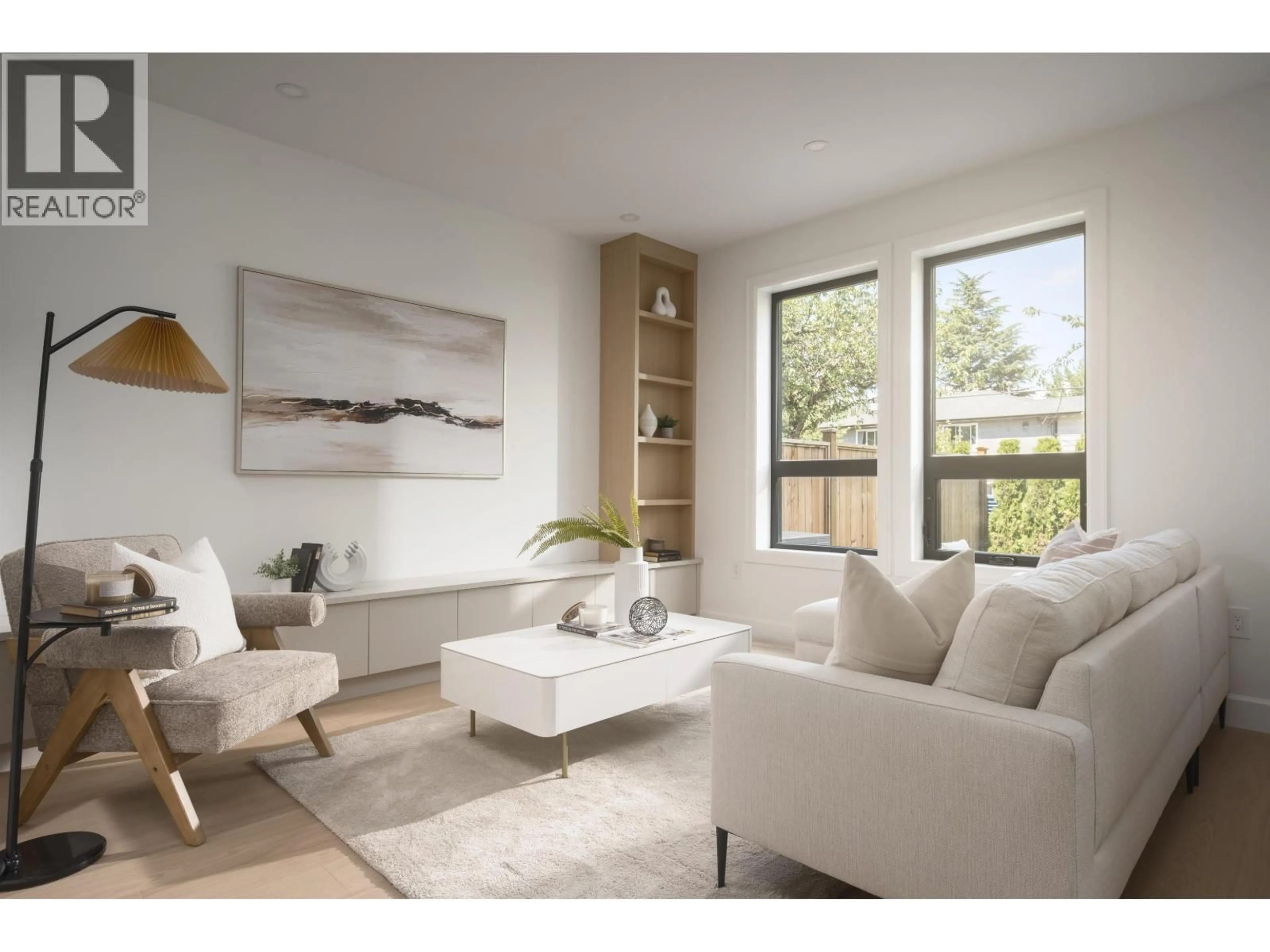 Living room with furniture, wood/laminate floor for 922 16TH AVENUE, Vancouver British Columbia V5T2V9
