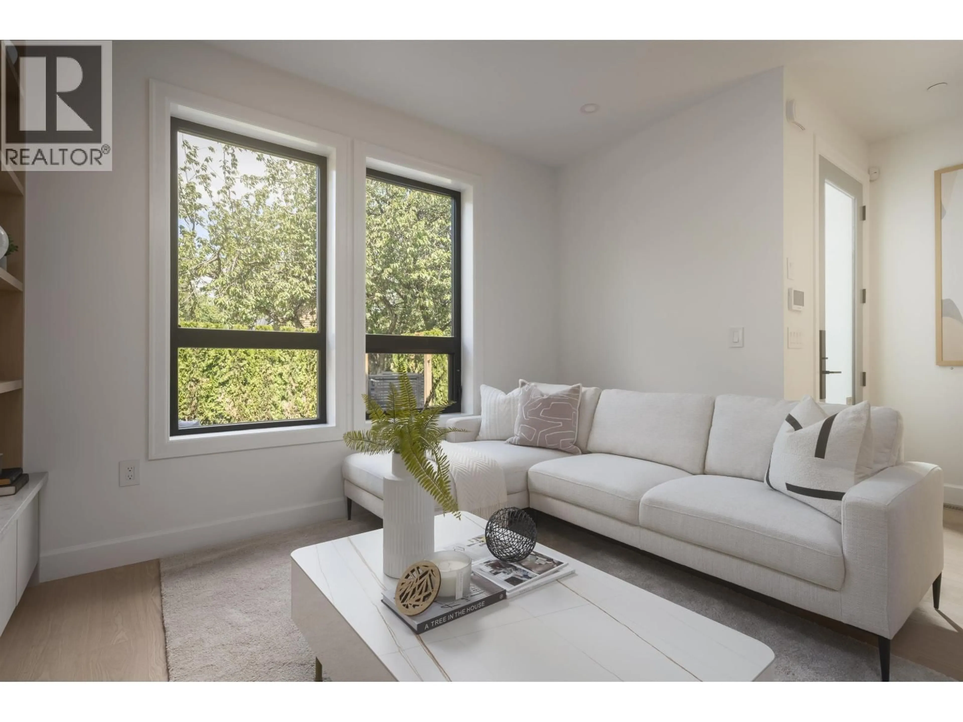Living room with furniture, unknown for 922 16TH AVENUE, Vancouver British Columbia V5T2V9
