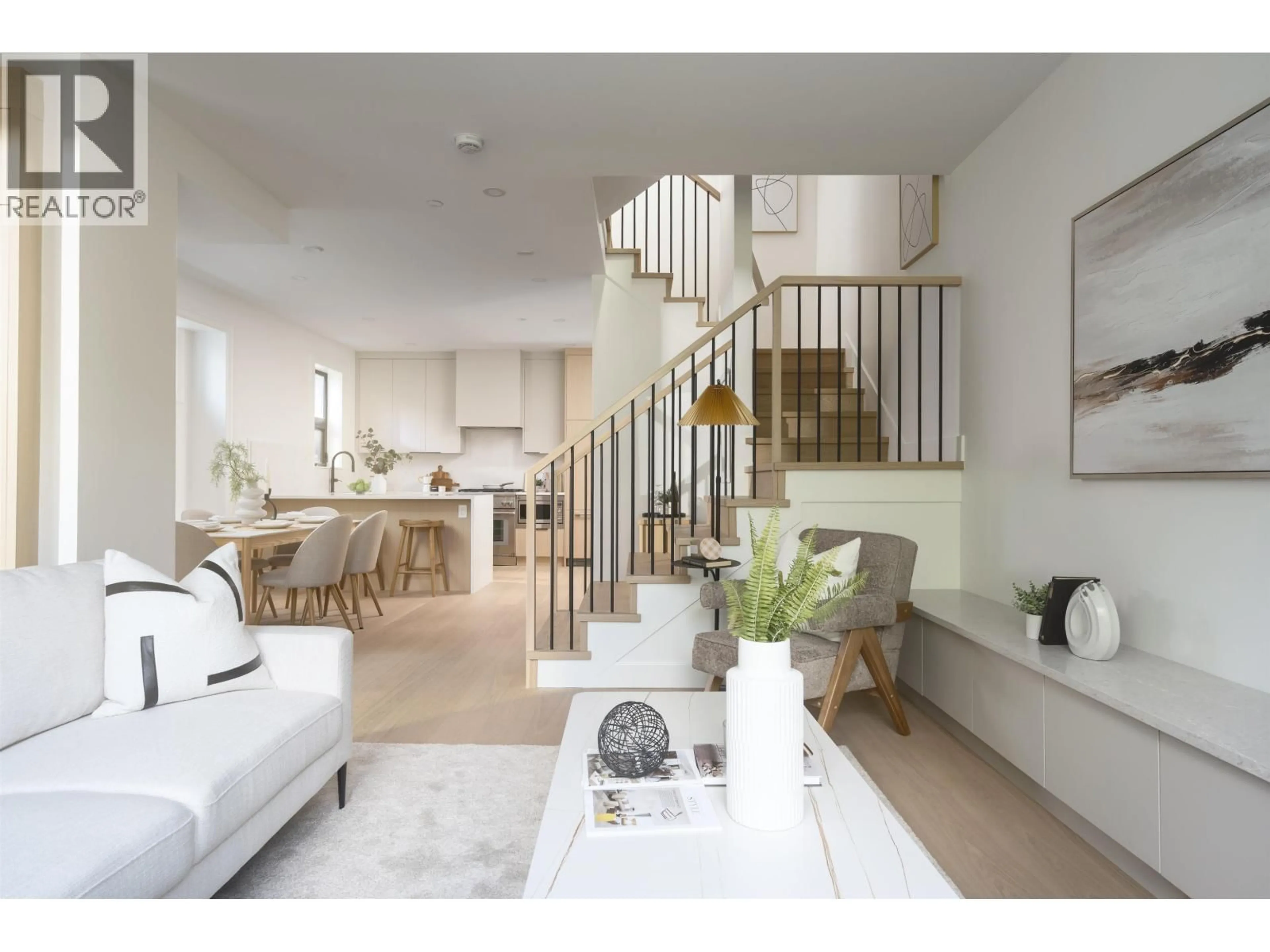 Unknown for 922 16TH AVENUE, Vancouver British Columbia V5T2V9