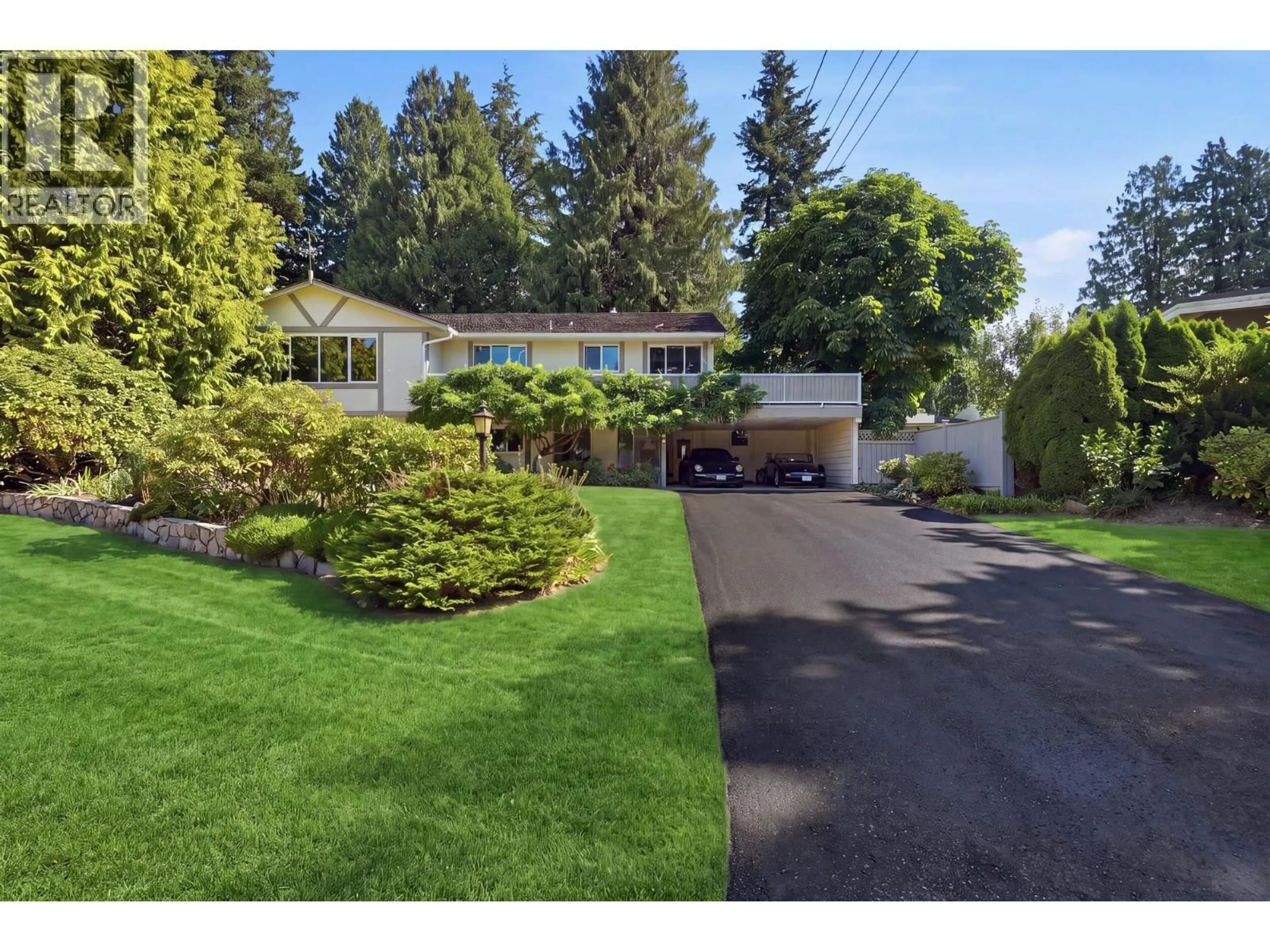 A pic from outside/outdoor area/front of a property/back of a property/a pic from drone, street for 986 PACIFIC DRIVE, Delta British Columbia V4M2K4