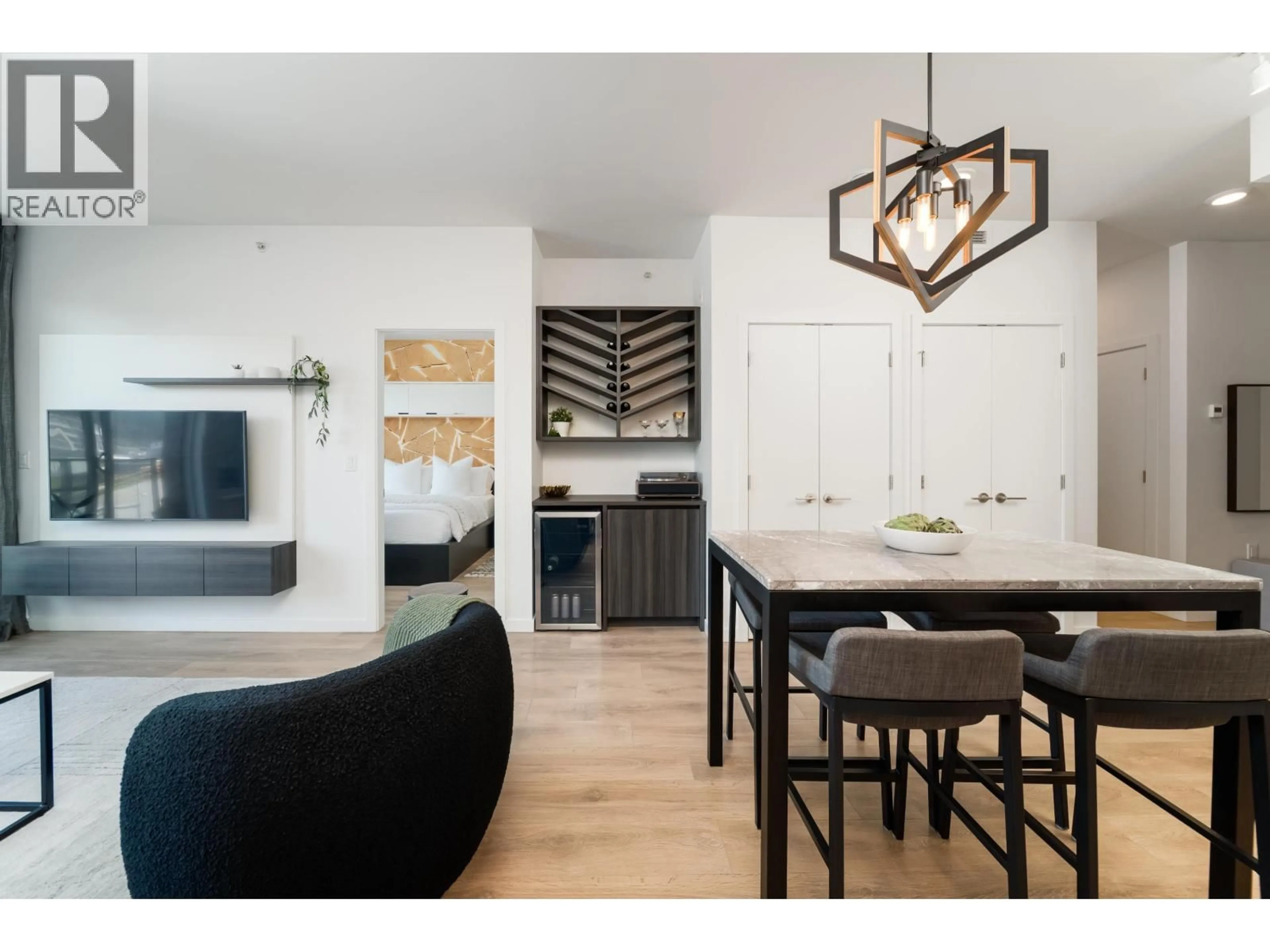 Open concept kitchen, wood/laminate floor for 517 - 725 MARINE DRIVE, North Vancouver British Columbia V7M0G2