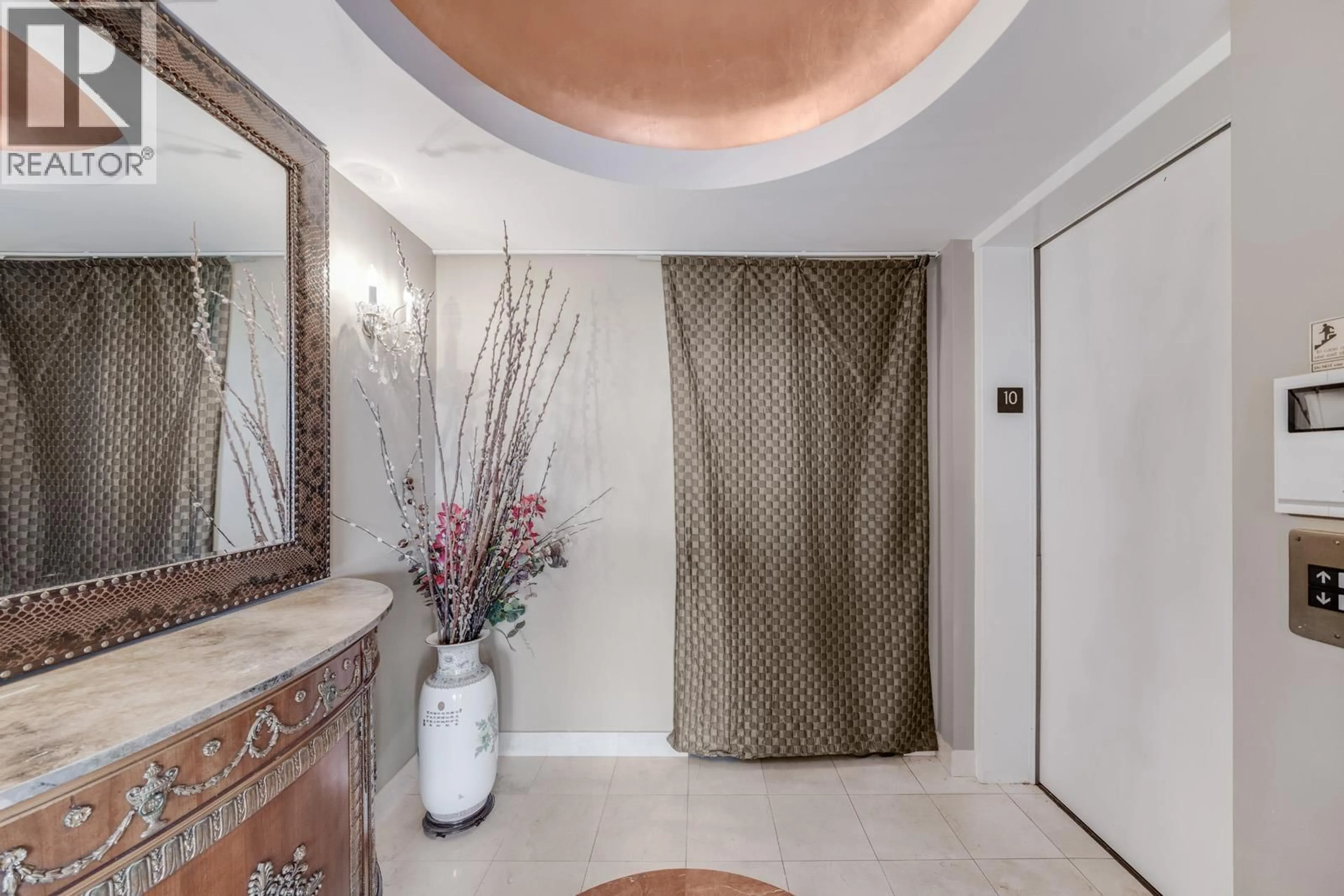 Indoor entryway for 1000 - 1788 13TH AVENUE, Vancouver British Columbia V6J2H1