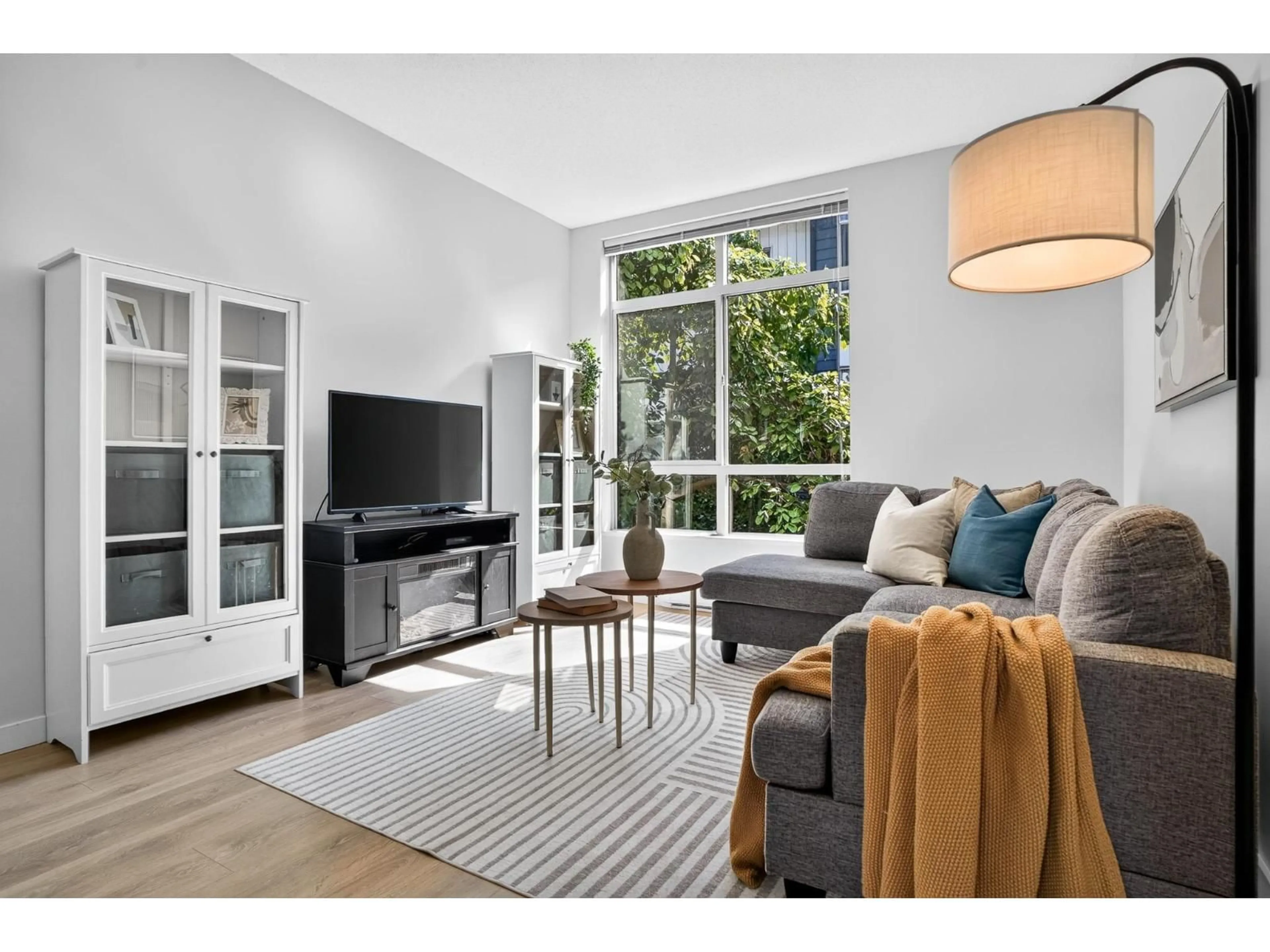 Living room with furniture, unknown for 86 - 8473 163 STREET, Surrey British Columbia V4N6M7