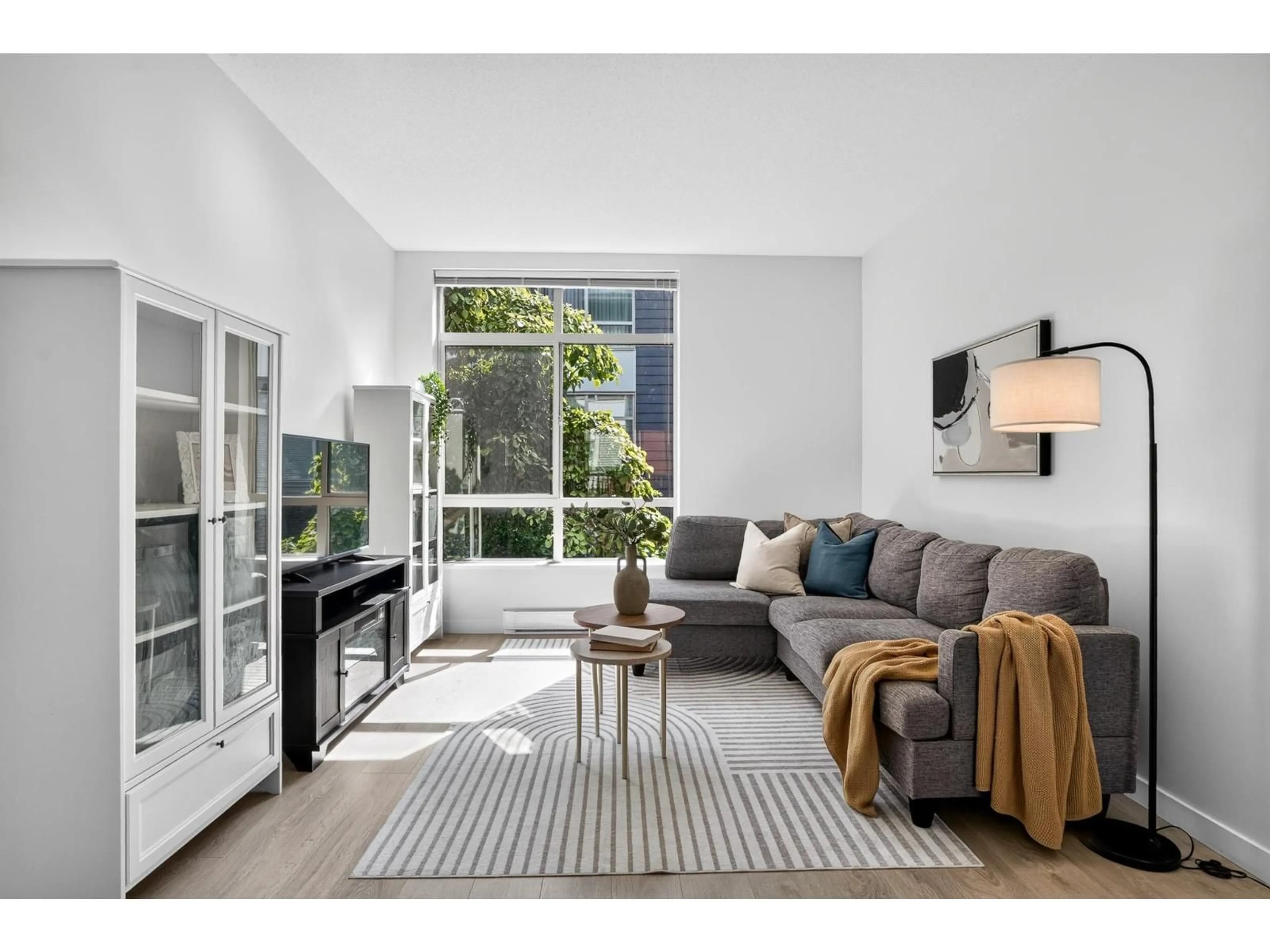 Living room with furniture, unknown for 86 - 8473 163 STREET, Surrey British Columbia V4N6M7