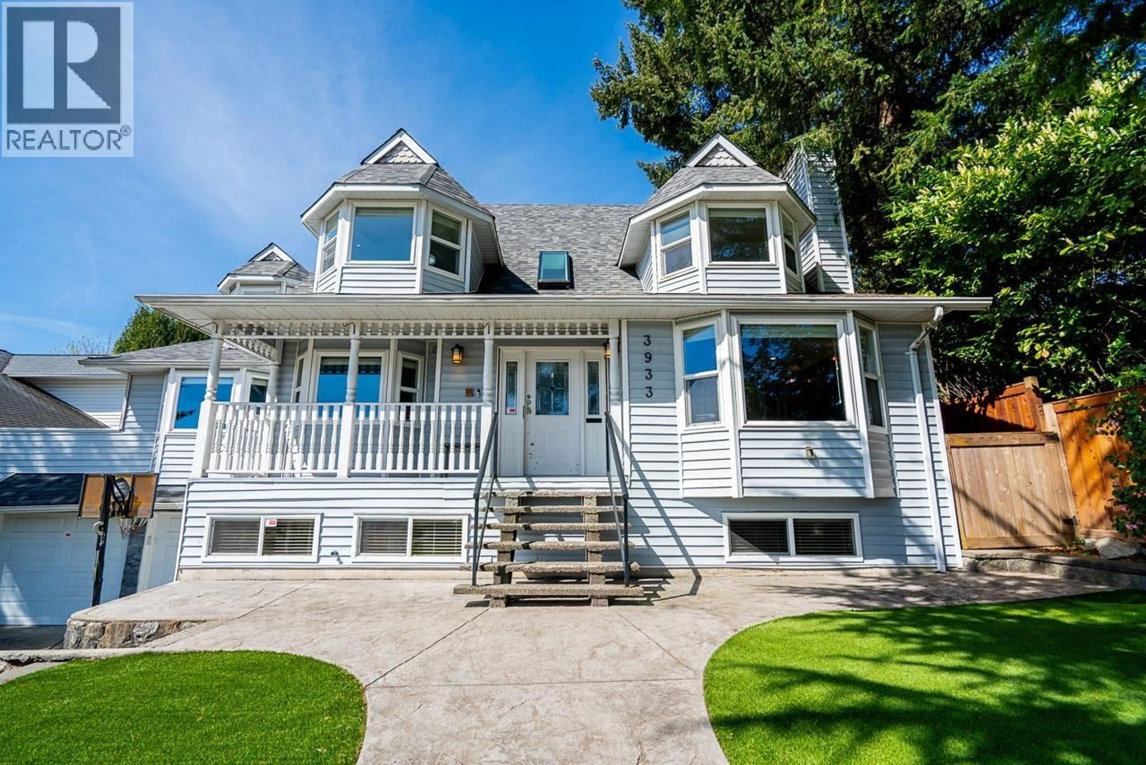 Home with vinyl exterior material, street for 3933 TORONTO STREET, Port Coquitlam British Columbia V3B6M4
