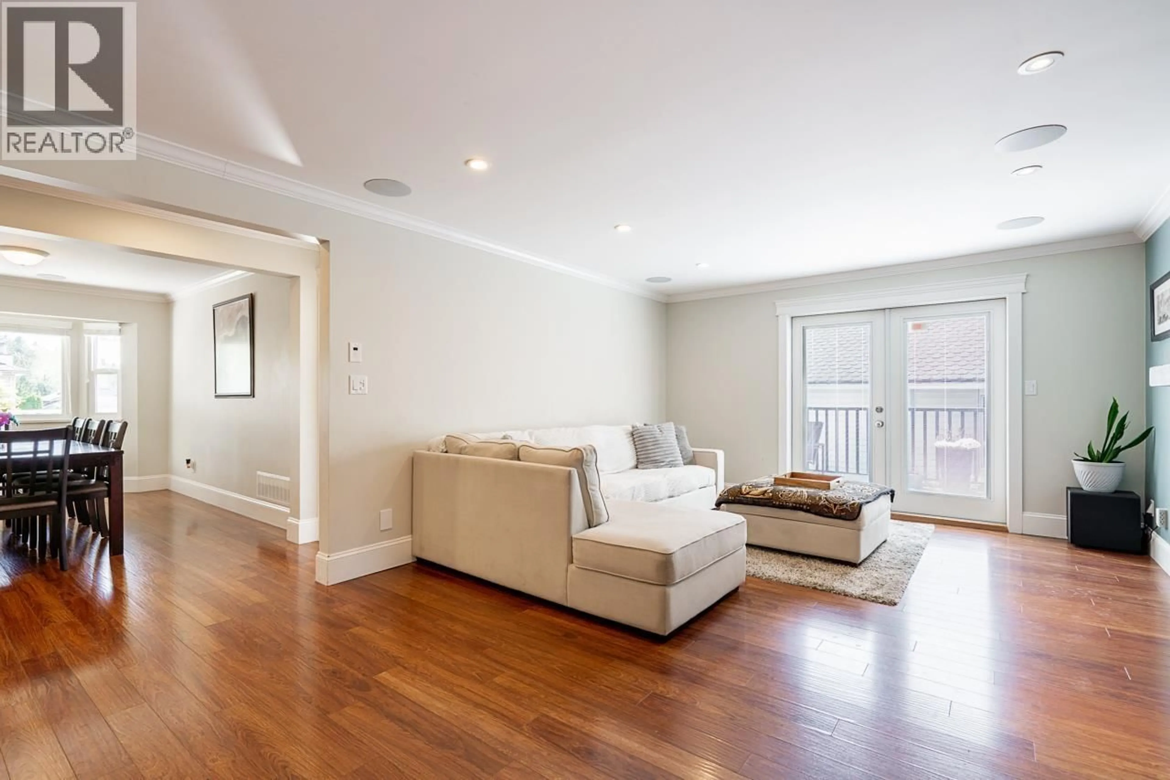 Living room with furniture, wood/laminate floor for 3933 TORONTO STREET, Port Coquitlam British Columbia V3B6M4