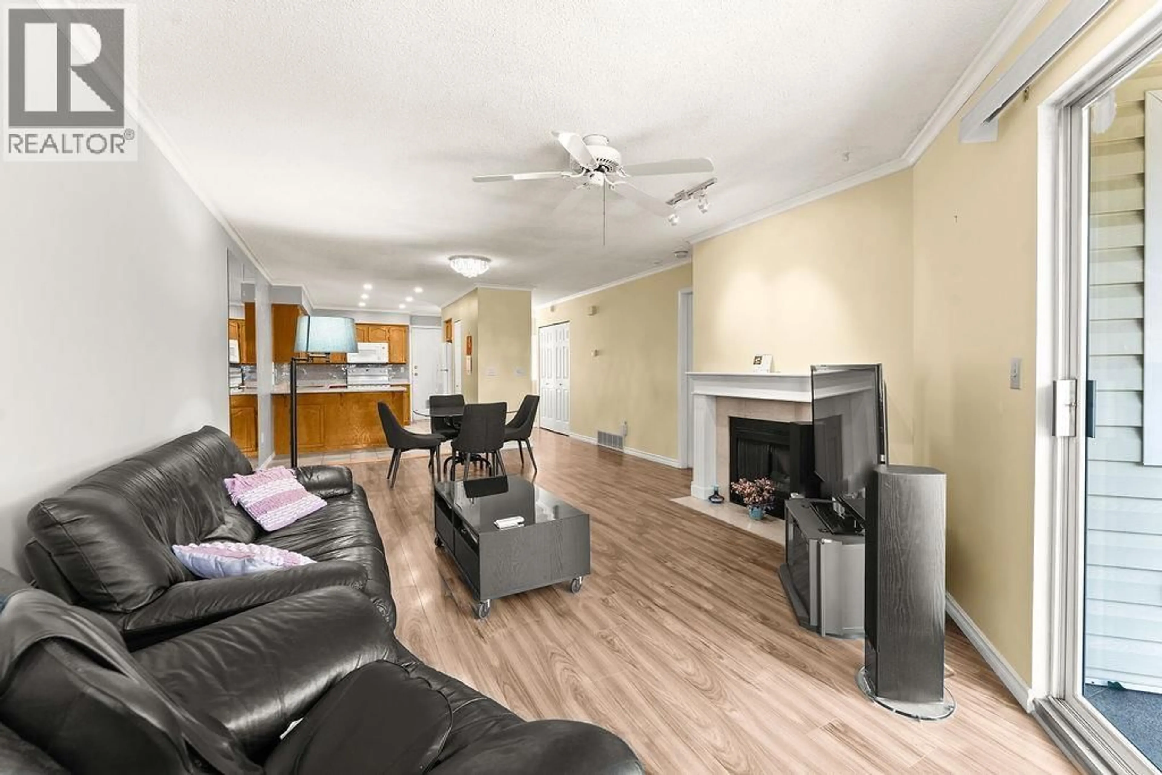 Living room with furniture, unknown for 24 - 1190 FALCON DRIVE, Coquitlam British Columbia V3E2L2
