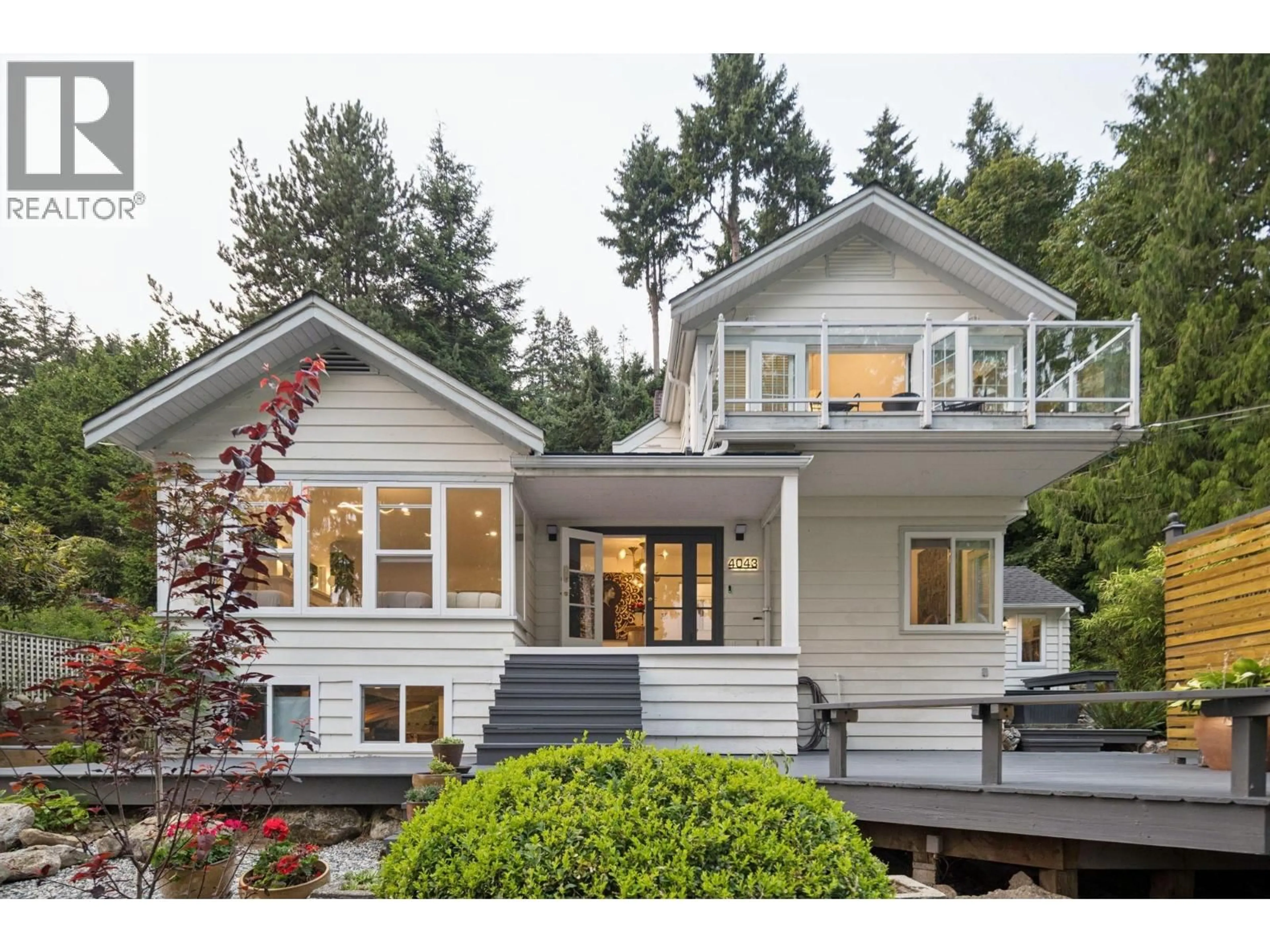 Home with vinyl exterior material, unknown for 4043 ROSE CRESCENT, West Vancouver British Columbia V7V2N6