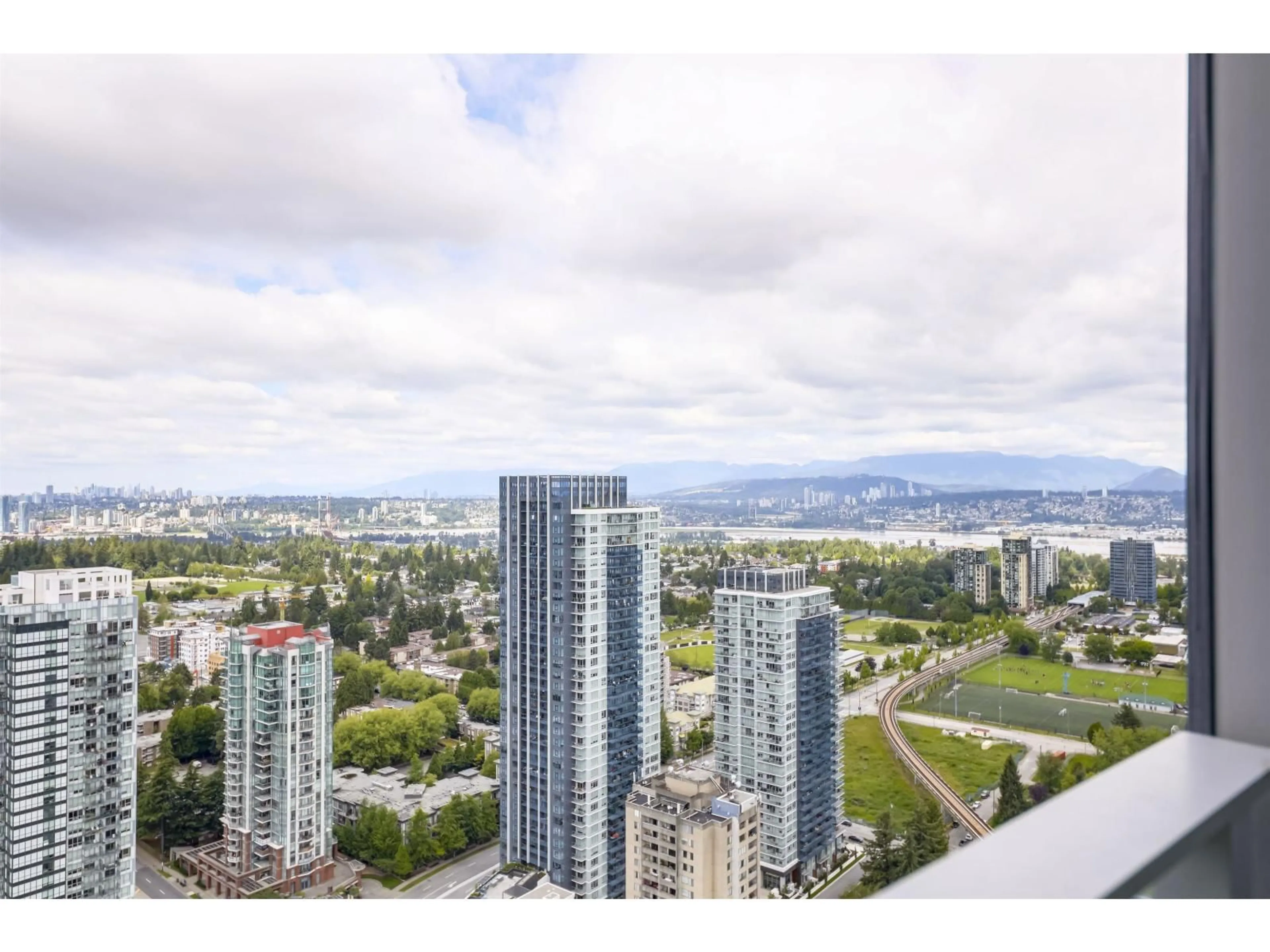A pic from outside/outdoor area/front of a property/back of a property/a pic from drone, city buildings view from balcony for 3709 - 13495 CENTRAL AVENUE, Surrey British Columbia V3T0K2
