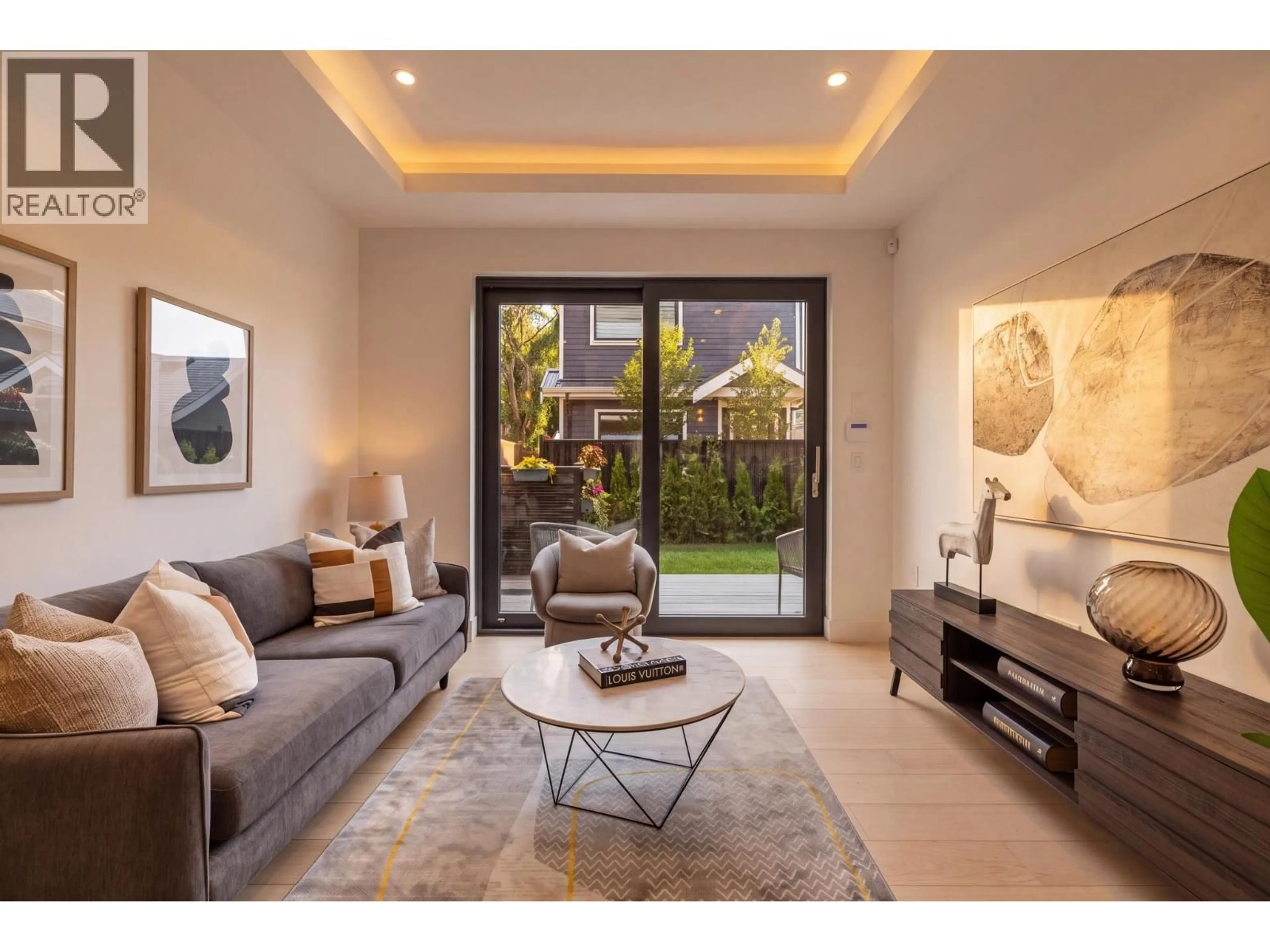 Living room with furniture, unknown for 20 14TH AVENUE, Vancouver British Columbia V5Y1W6