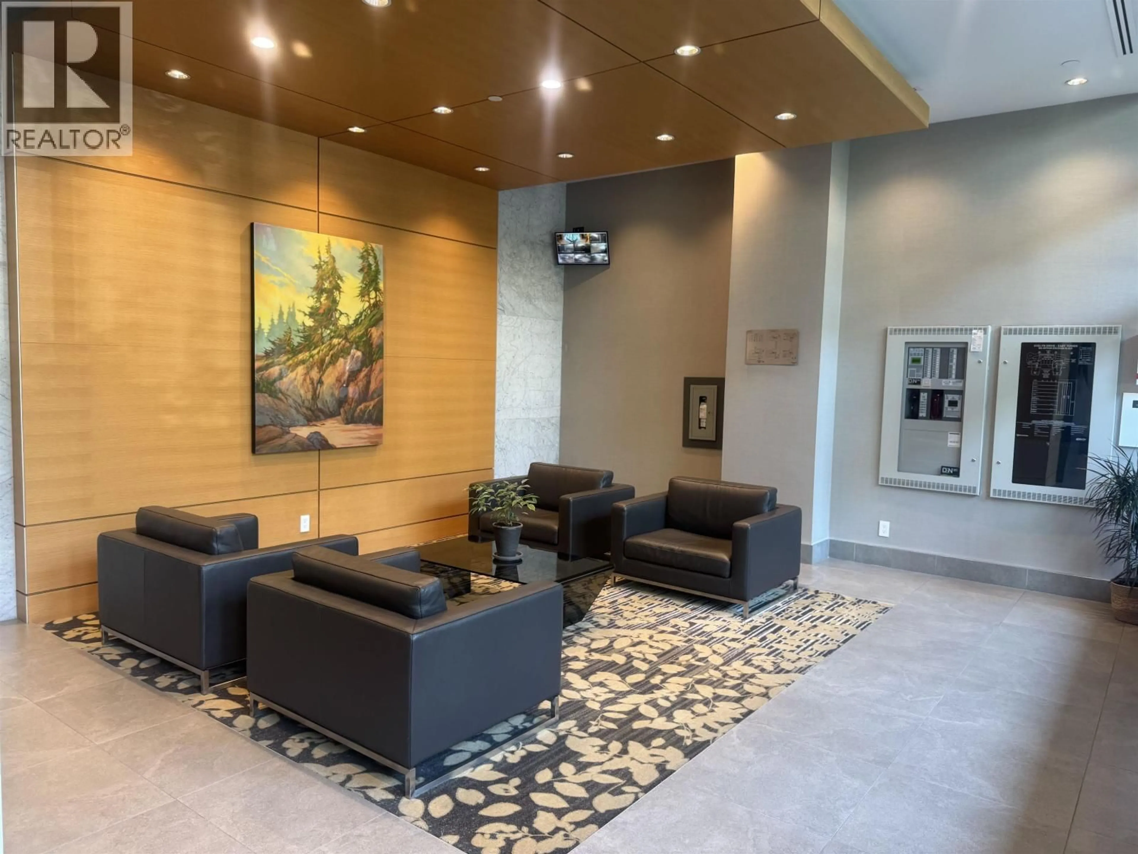 Lobby for 402 - 866 ARTHUR ERICKSON PLACE, West Vancouver British Columbia V7T0B2