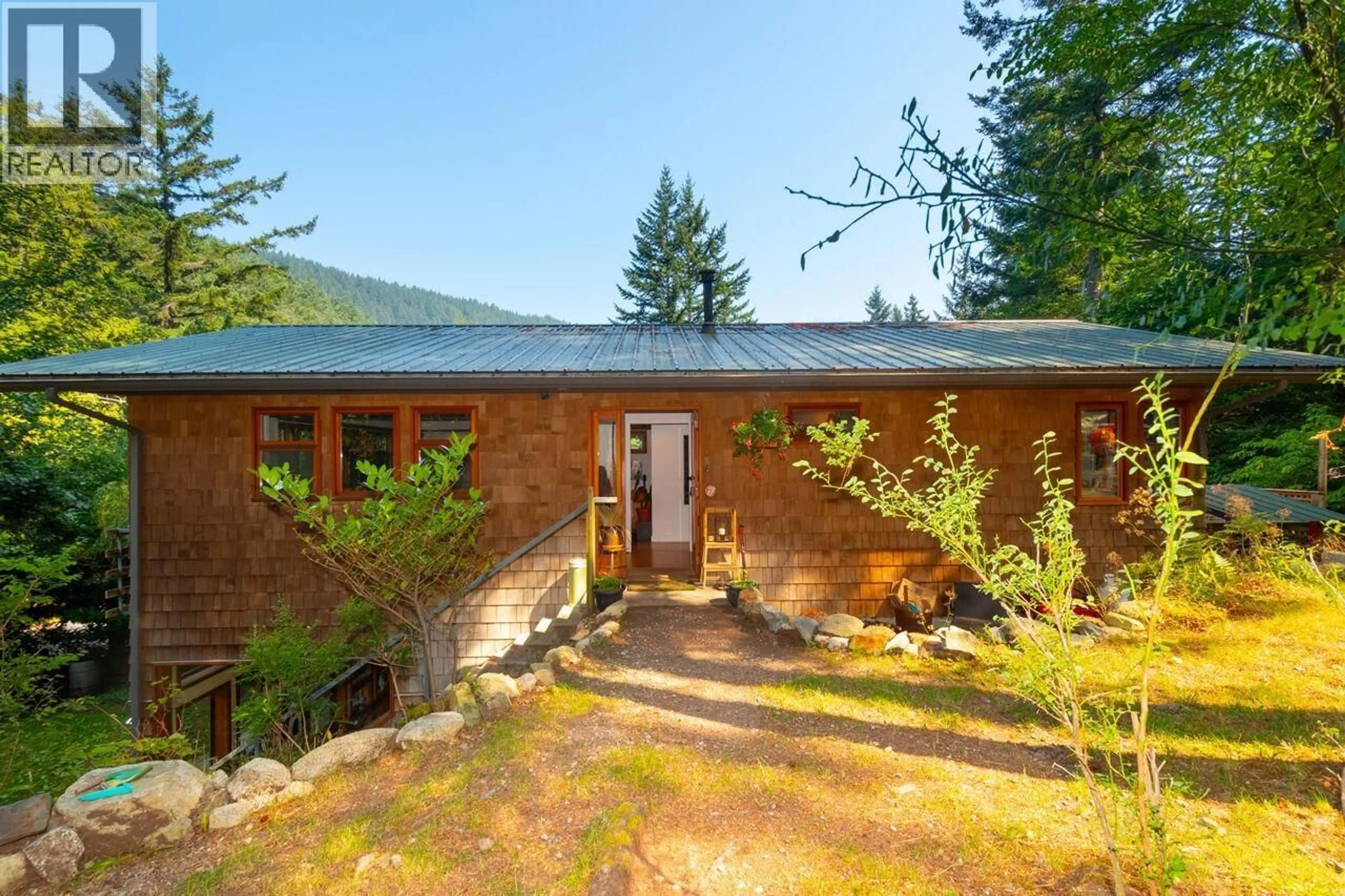 Home with brick exterior material, unknown for 368 EAGLES NEST ROAD, Bowen Island British Columbia V0N1G1