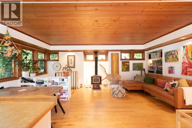 368 EAGLES NEST ROAD, Bowen Island 5
