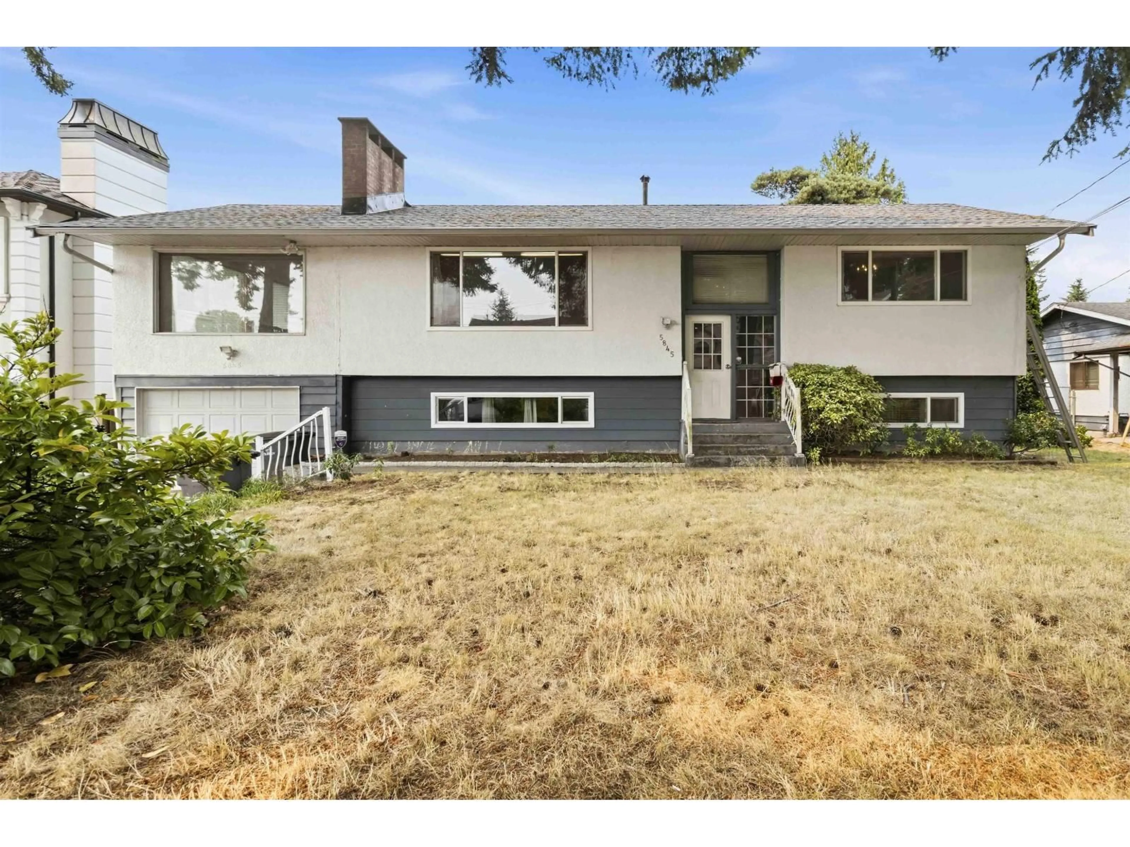Home with vinyl exterior material, street for 5845 124 STREET, Surrey British Columbia V3X1Y2