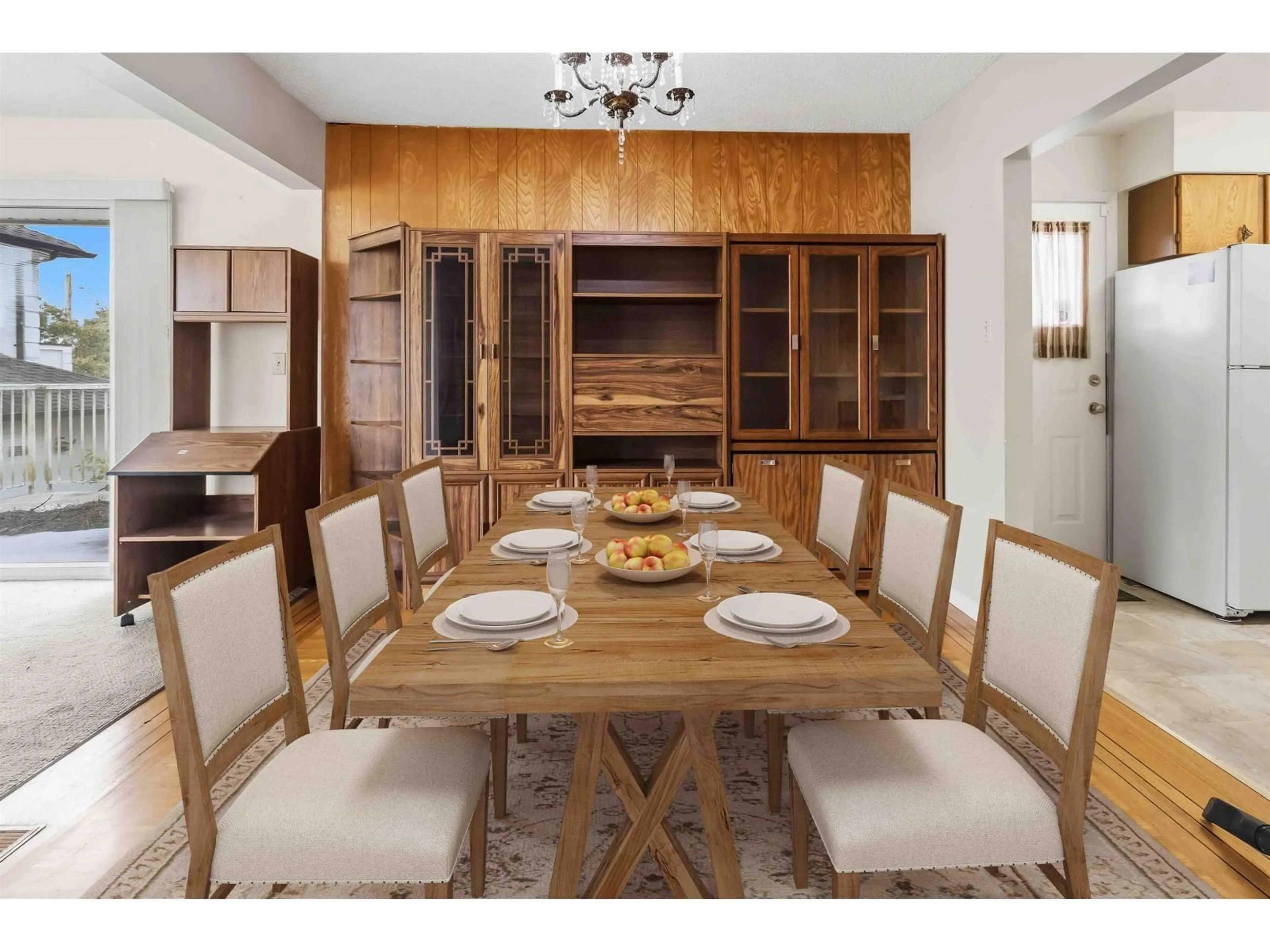 Dining room, wood/laminate floor for 5845 124 STREET, Surrey British Columbia V3X1Y2